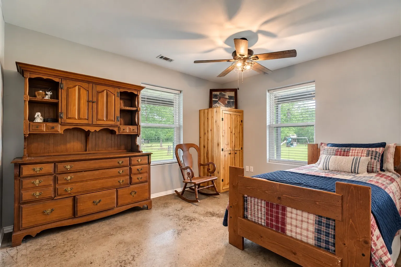 Single Family Residence For Sale in Johnson County , 5115 County Road 423, Grandview, Texas 76050, 3 Bedroom, 2 Bathroom, 2 Garage spaces, 1,500 Sqft, built in 2021, mls#21414851, Real Estate Agent in Grandview, Homes For Sale in Johnson county, Homes For Sale in Grandview, Realtor in Grandview Texas, Real Estate Brokerage Independent Realty Texas, Luminita Cordes Realtor