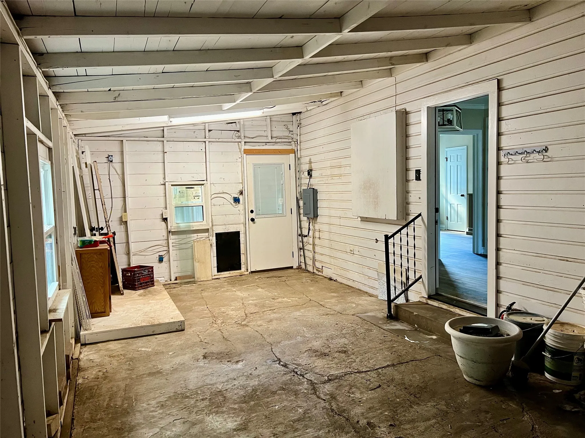Single Family Residence For Sale in Montague County , 603 W Cedar Street, Nocona, Texas 76255, 3 Bedroom, 2 Bathroom, 2 Garage spaces, 1,443 Sqft, built in 1937, mls#21414904, Real Estate Agent in Nocona, Homes For Sale in Montague county, Homes For Sale in Nocona, Realtor in Nocona Texas, Real Estate Brokerage Independent Realty Texas, Luminita Cordes Realtor