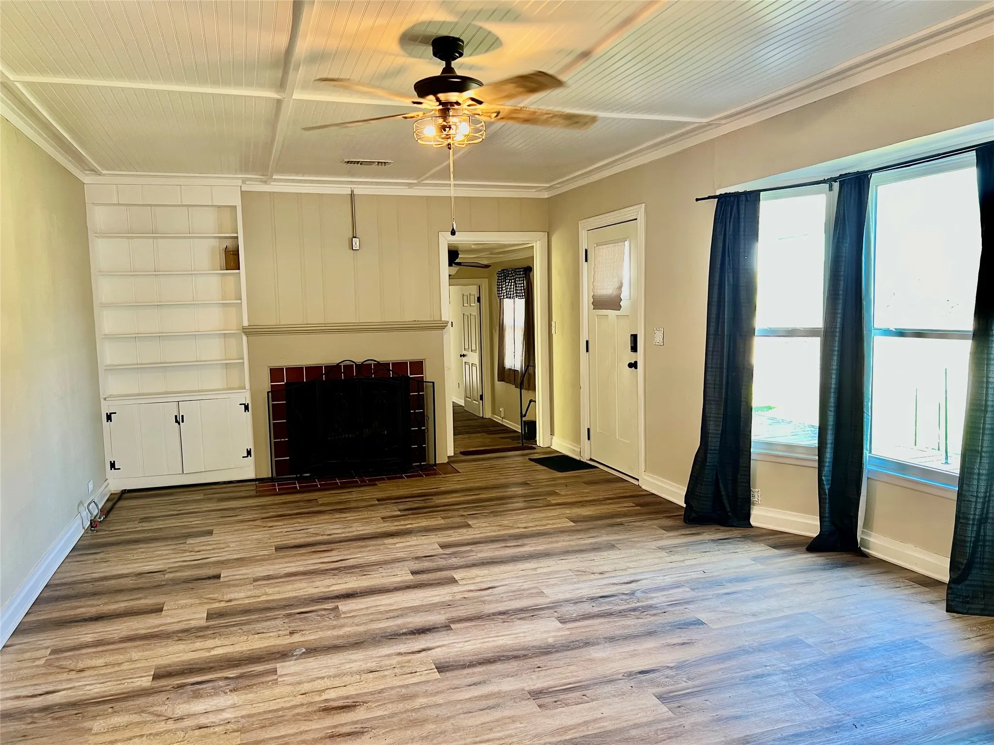 Single Family Residence For Sale in Montague County , 603 W Cedar Street, Nocona, Texas 76255, 3 Bedroom, 2 Bathroom, 2 Garage spaces, 1,443 Sqft, built in 1937, mls#21414904, Real Estate Agent in Nocona, Homes For Sale in Montague county, Homes For Sale in Nocona, Realtor in Nocona Texas, Real Estate Brokerage Independent Realty Texas, Luminita Cordes Realtor