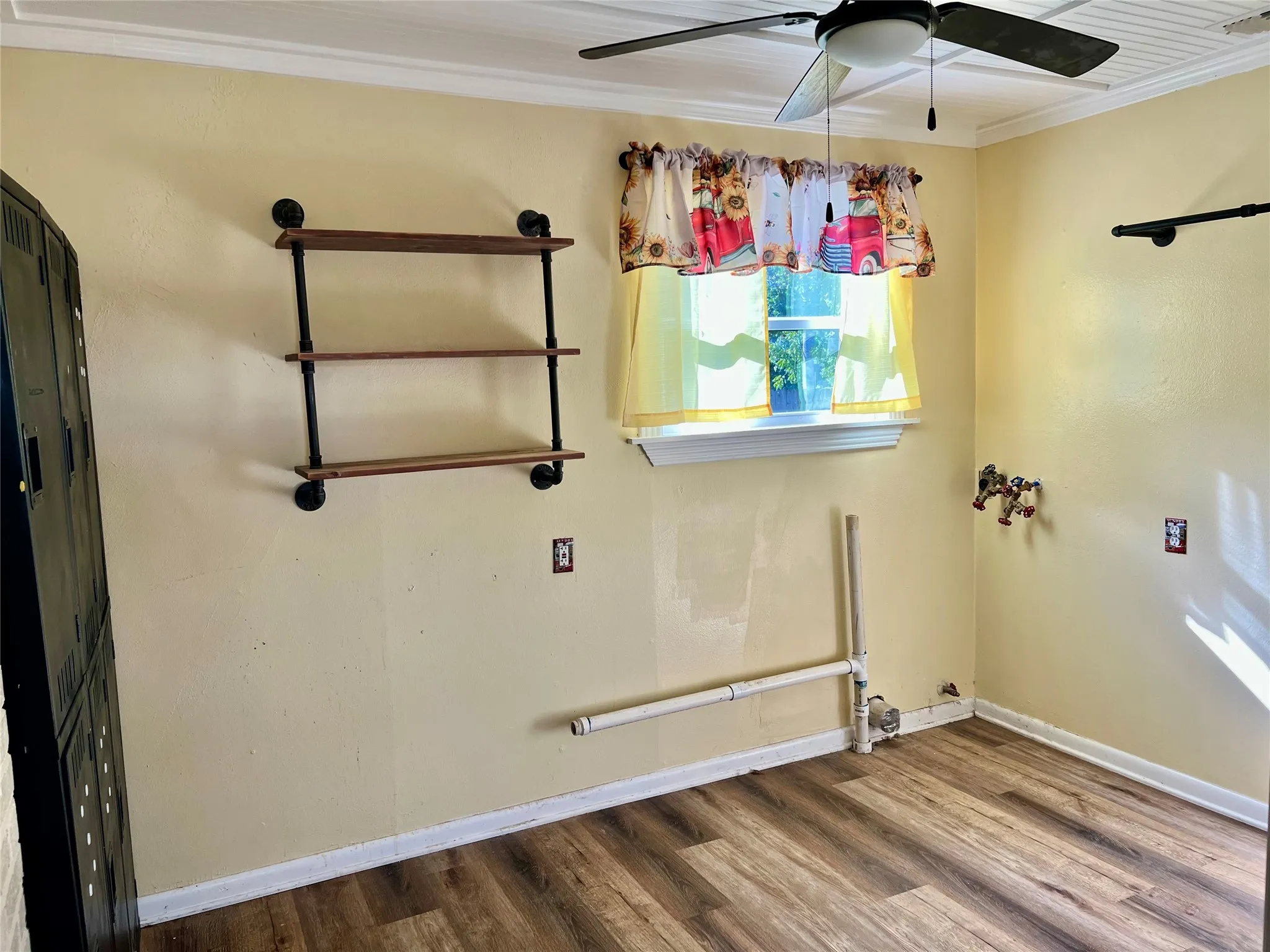 Single Family Residence For Sale in Montague County , 603 W Cedar Street, Nocona, Texas 76255, 3 Bedroom, 2 Bathroom, 2 Garage spaces, 1,443 Sqft, built in 1937, mls#21414904, Real Estate Agent in Nocona, Homes For Sale in Montague county, Homes For Sale in Nocona, Realtor in Nocona Texas, Real Estate Brokerage Independent Realty Texas, Luminita Cordes Realtor