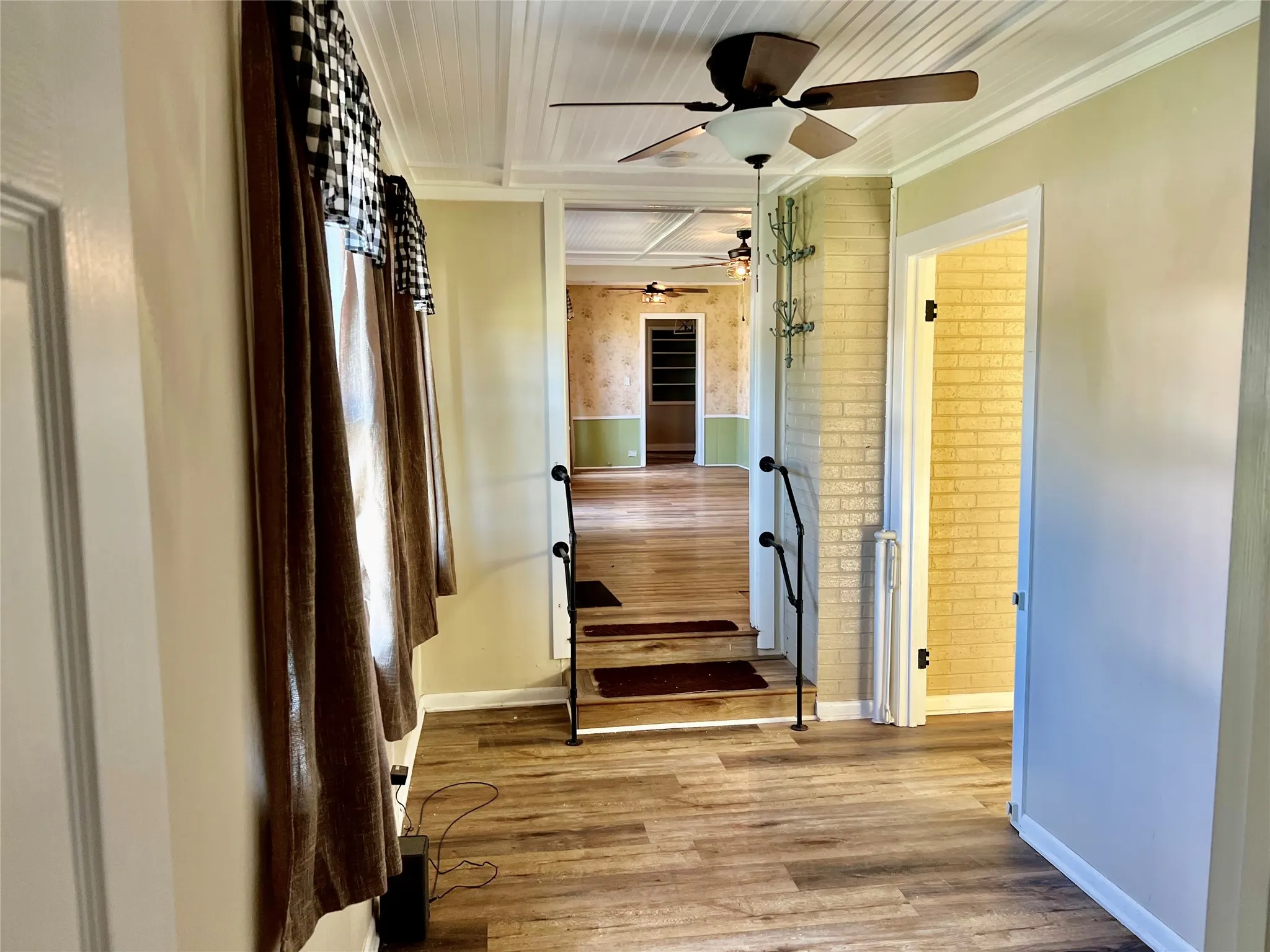 Single Family Residence For Sale in Montague County , 603 W Cedar Street, Nocona, Texas 76255, 3 Bedroom, 2 Bathroom, 2 Garage spaces, 1,443 Sqft, built in 1937, mls#21414904, Real Estate Agent in Nocona, Homes For Sale in Montague county, Homes For Sale in Nocona, Realtor in Nocona Texas, Real Estate Brokerage Independent Realty Texas, Luminita Cordes Realtor