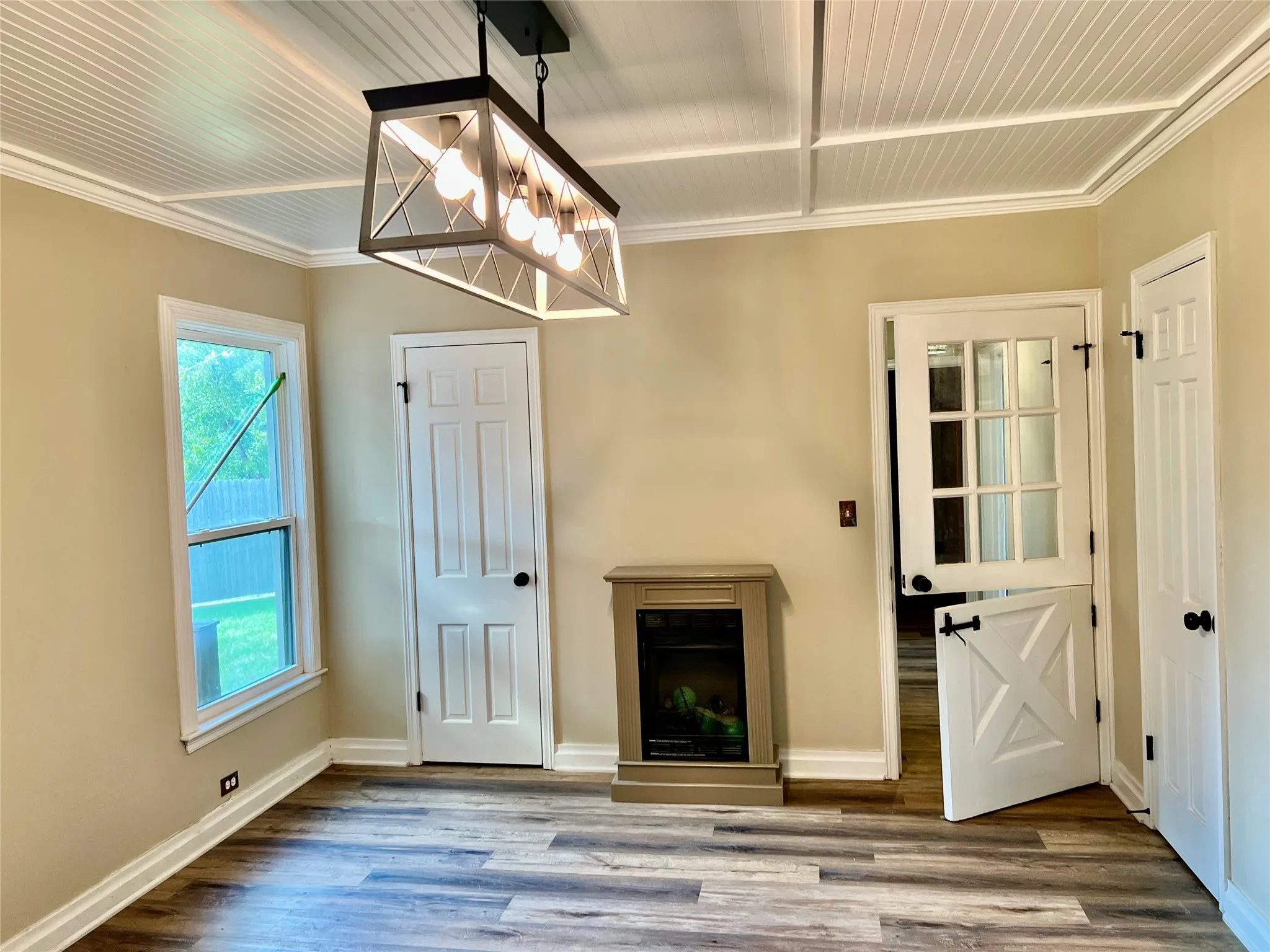 Single Family Residence For Sale in Montague County , 603 W Cedar Street, Nocona, Texas 76255, 3 Bedroom, 2 Bathroom, 2 Garage spaces, 1,443 Sqft, built in 1937, mls#21414904, Real Estate Agent in Nocona, Homes For Sale in Montague county, Homes For Sale in Nocona, Realtor in Nocona Texas, Real Estate Brokerage Independent Realty Texas, Luminita Cordes Realtor