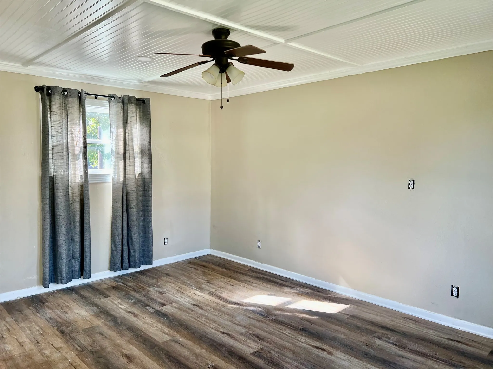 Single Family Residence For Sale in Montague County , 603 W Cedar Street, Nocona, Texas 76255, 3 Bedroom, 2 Bathroom, 2 Garage spaces, 1,443 Sqft, built in 1937, mls#21414904, Real Estate Agent in Nocona, Homes For Sale in Montague county, Homes For Sale in Nocona, Realtor in Nocona Texas, Real Estate Brokerage Independent Realty Texas, Luminita Cordes Realtor
