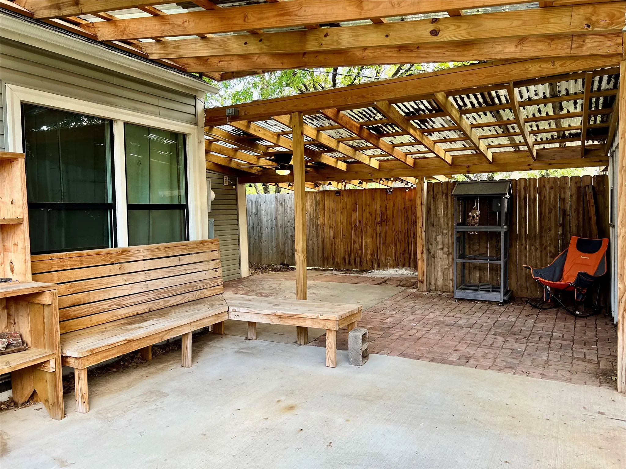 Single Family Residence For Sale in Montague County , 603 W Cedar Street, Nocona, Texas 76255, 3 Bedroom, 2 Bathroom, 2 Garage spaces, 1,443 Sqft, built in 1937, mls#21414904, Real Estate Agent in Nocona, Homes For Sale in Montague county, Homes For Sale in Nocona, Realtor in Nocona Texas, Real Estate Brokerage Independent Realty Texas, Luminita Cordes Realtor