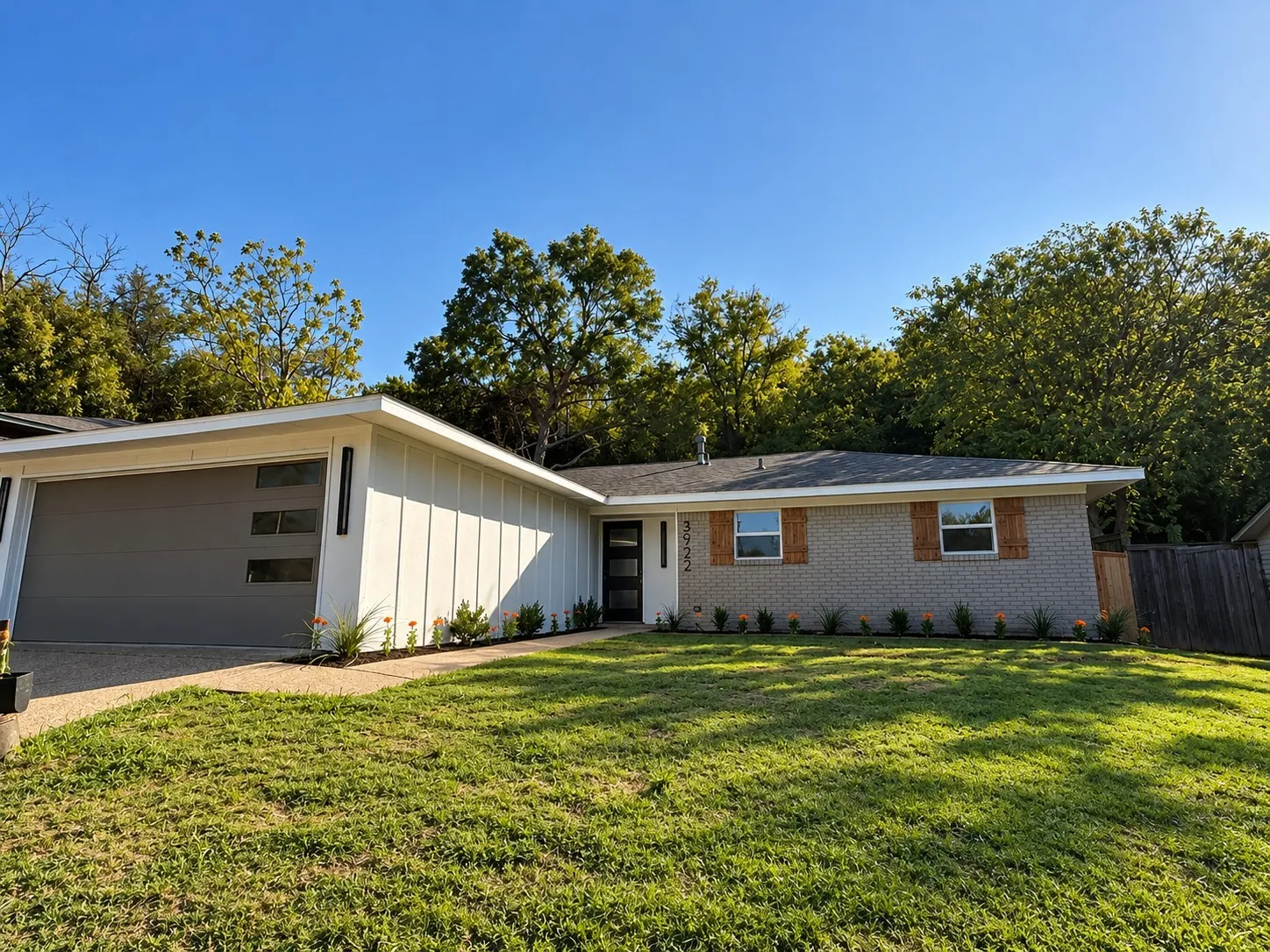 Single Family Residence For Sale in Dallas County , 3922 Morning Springs Trail, Dallas, Texas 75224, 3 Bedroom, 2 Bathroom, 2 Garage spaces, 1,397 Sqft, built in 1969, mls#21412826, Real Estate Agent in Dallas, Homes For Sale in Dallas county, Homes For Sale in Dallas, Realtor in Dallas Texas, Real Estate Brokerage Independent Realty Texas, Luminita Cordes Realtor