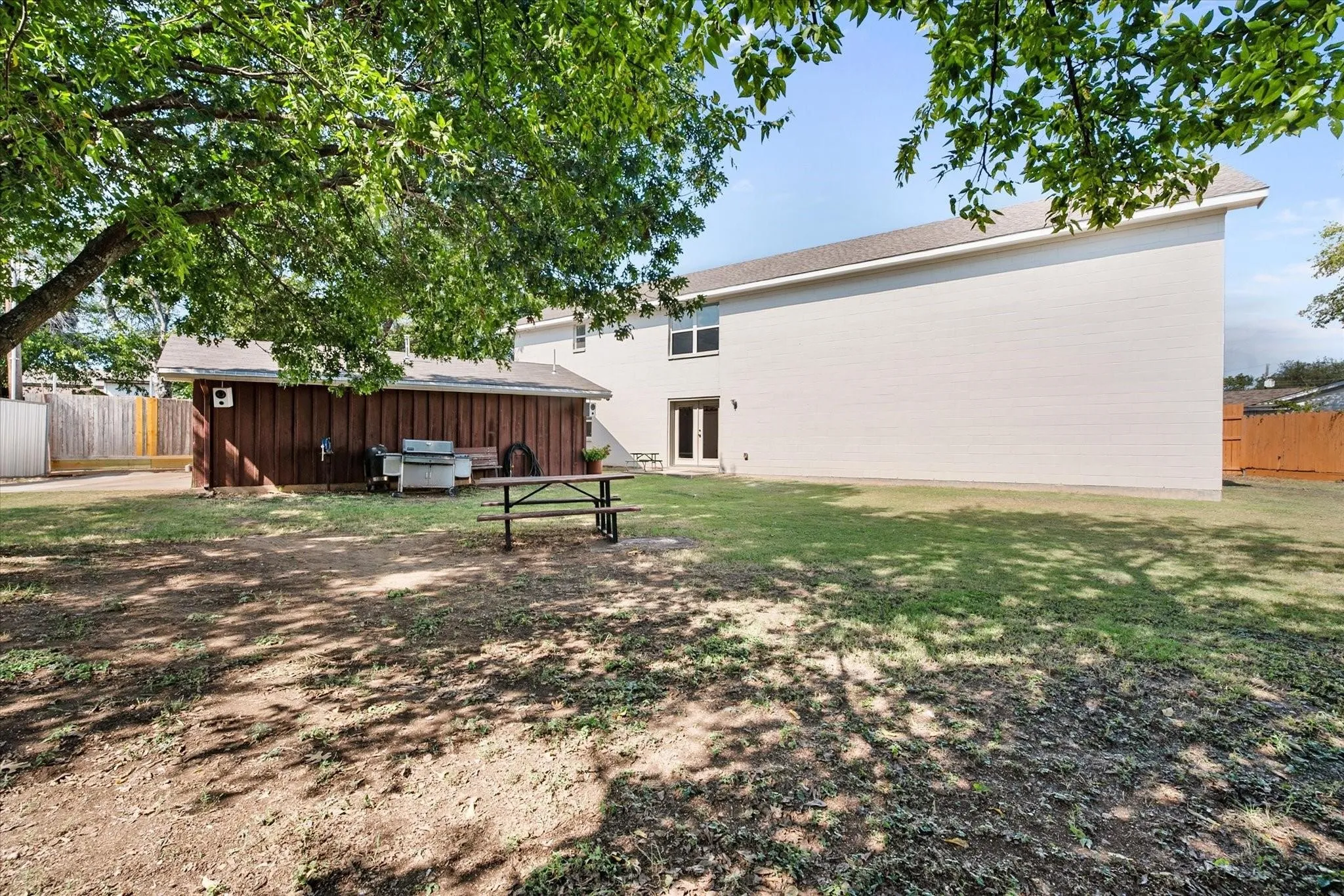 Single Family Residence For Sale in Dallas County , 2548 Wood Valley Place, Dallas, Texas 75211, 5 Bedroom, 3 Bathroom, 2 Garage spaces, 3,416 Sqft, built in 1960, mls#21415109, Real Estate Agent in Dallas, Homes For Sale in Dallas county, Homes For Sale in Dallas, Realtor in Dallas Texas, Real Estate Brokerage Independent Realty Texas, Luminita Cordes Realtor