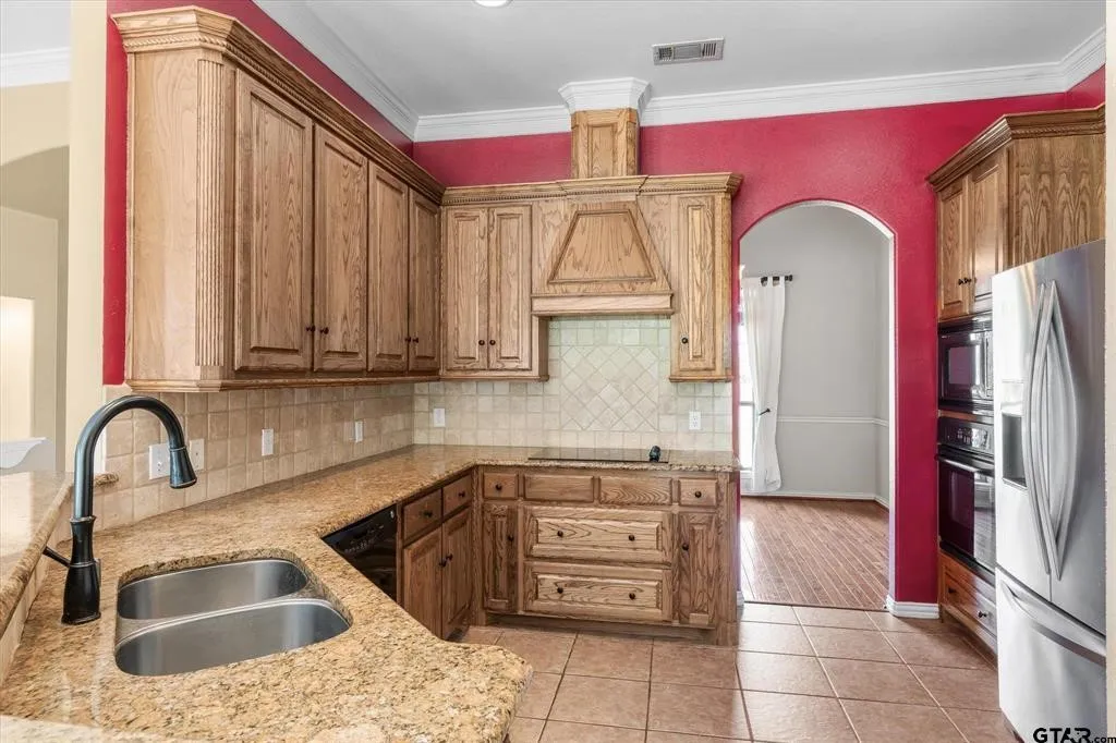 Single Family Residence For Sale in Van Zandt County , 112 Lake MeadowDrive, Canton, Texas 75103, 4 Bedroom, 2 Bathroom, 2 Garage spaces, 2,098 Sqft, built in 2005, mls#21415134, Real Estate Agent in Canton, Homes For Sale in Van Zandt county, Homes For Sale in Canton, Realtor in Canton Texas, Real Estate Brokerage Independent Realty Texas, Luminita Cordes Realtor