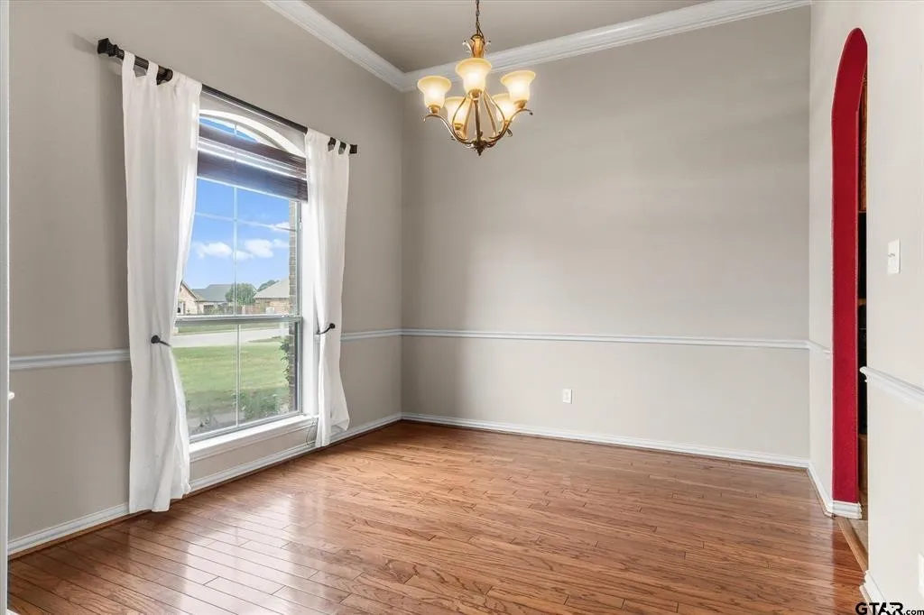 Single Family Residence For Sale in Van Zandt County , 112 Lake MeadowDrive, Canton, Texas 75103, 4 Bedroom, 2 Bathroom, 2 Garage spaces, 2,098 Sqft, built in 2005, mls#21415134, Real Estate Agent in Canton, Homes For Sale in Van Zandt county, Homes For Sale in Canton, Realtor in Canton Texas, Real Estate Brokerage Independent Realty Texas, Luminita Cordes Realtor