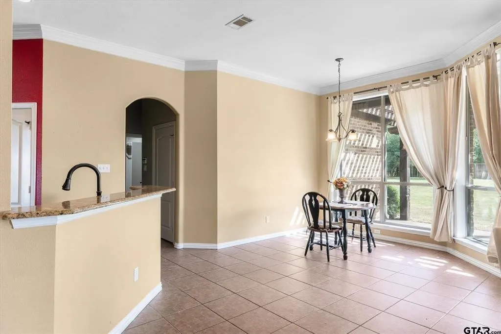 Single Family Residence For Sale in Van Zandt County , 112 Lake MeadowDrive, Canton, Texas 75103, 4 Bedroom, 2 Bathroom, 2 Garage spaces, 2,098 Sqft, built in 2005, mls#21415134, Real Estate Agent in Canton, Homes For Sale in Van Zandt county, Homes For Sale in Canton, Realtor in Canton Texas, Real Estate Brokerage Independent Realty Texas, Luminita Cordes Realtor