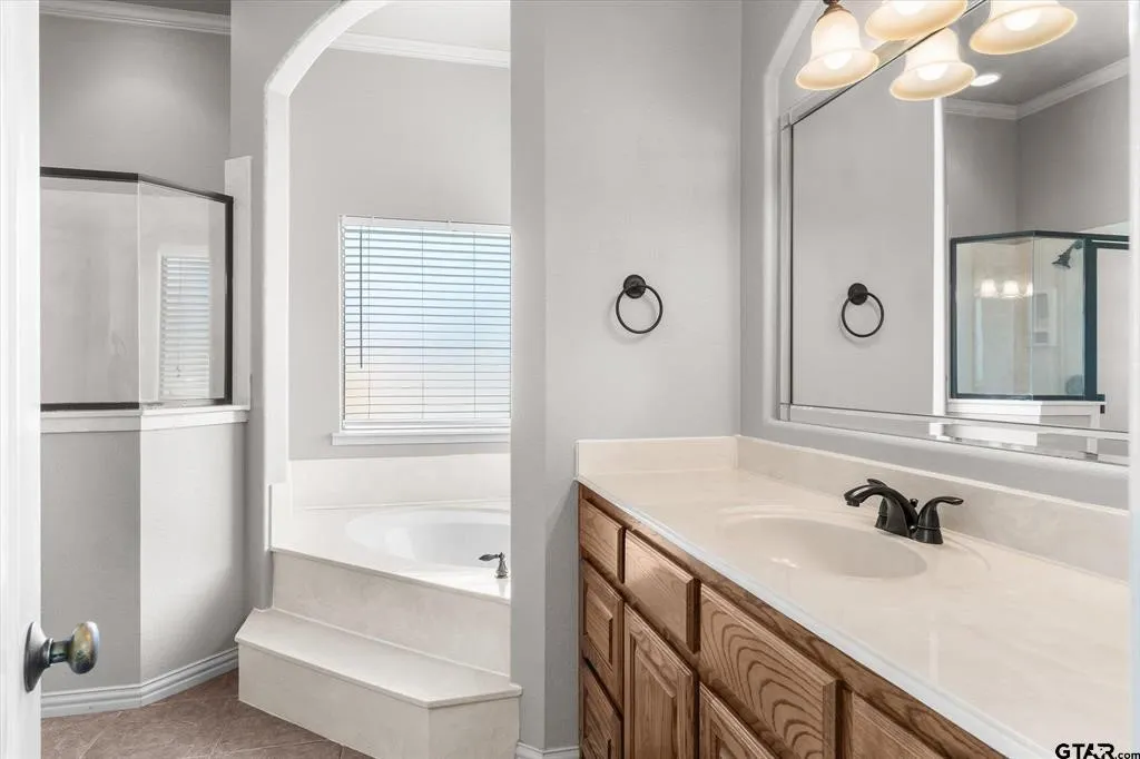 Single Family Residence For Sale in Van Zandt County , 112 Lake MeadowDrive, Canton, Texas 75103, 4 Bedroom, 2 Bathroom, 2 Garage spaces, 2,098 Sqft, built in 2005, mls#21415134, Real Estate Agent in Canton, Homes For Sale in Van Zandt county, Homes For Sale in Canton, Realtor in Canton Texas, Real Estate Brokerage Independent Realty Texas, Luminita Cordes Realtor