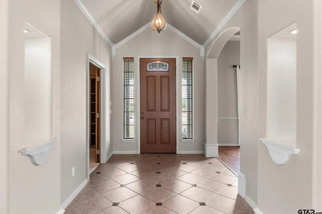 Single Family Residence For Sale in Van Zandt County , 112 Lake MeadowDrive, Canton, Texas 75103, 4 Bedroom, 2 Bathroom, 2 Garage spaces, 2,098 Sqft, built in 2005, mls#21415134, Real Estate Agent in Canton, Homes For Sale in Van Zandt county, Homes For Sale in Canton, Realtor in Canton Texas, Real Estate Brokerage Independent Realty Texas, Luminita Cordes Realtor