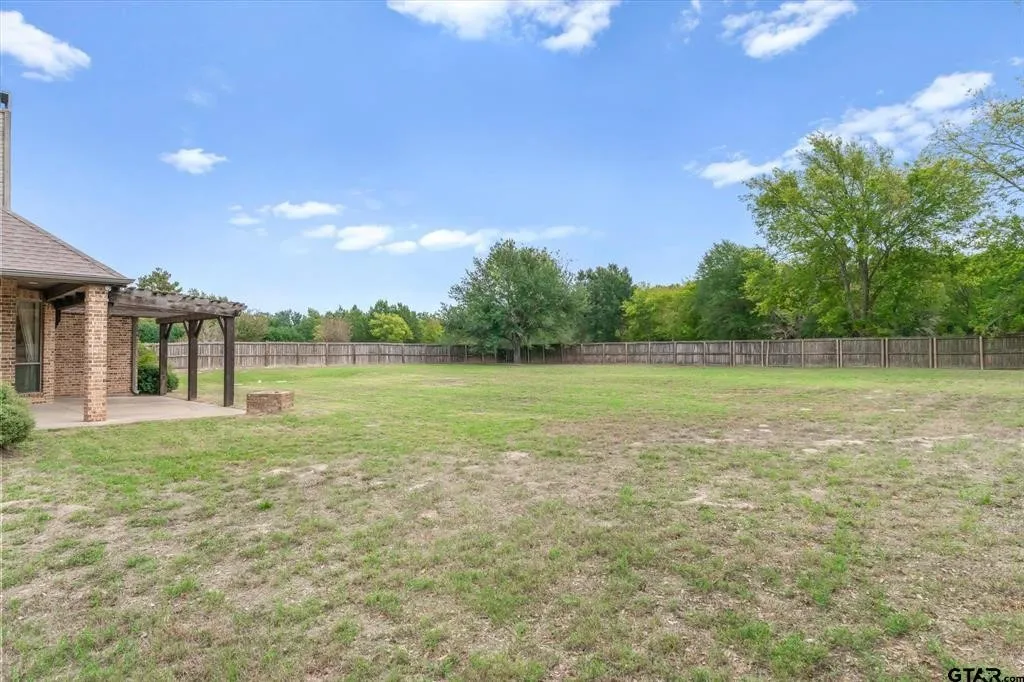 Single Family Residence For Sale in Van Zandt County , 112 Lake MeadowDrive, Canton, Texas 75103, 4 Bedroom, 2 Bathroom, 2 Garage spaces, 2,098 Sqft, built in 2005, mls#21415134, Real Estate Agent in Canton, Homes For Sale in Van Zandt county, Homes For Sale in Canton, Realtor in Canton Texas, Real Estate Brokerage Independent Realty Texas, Luminita Cordes Realtor