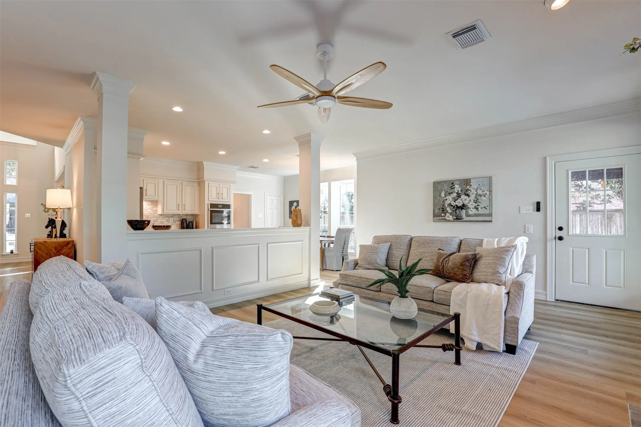 Single Family Residence For Sale in Tarrant County , 6808 Savannah Lane, Fort Worth, Texas 76132, 4 Bedroom, 3 Bathroom, 3 Garage spaces, 3,427 Sqft, built in 1993, mls#21414815, Real Estate Agent in Fort Worth, Homes For Sale in Tarrant county, Homes For Sale in Fort Worth, Realtor in Fort Worth Texas, Real Estate Brokerage Independent Realty Texas, Luminita Cordes Realtor