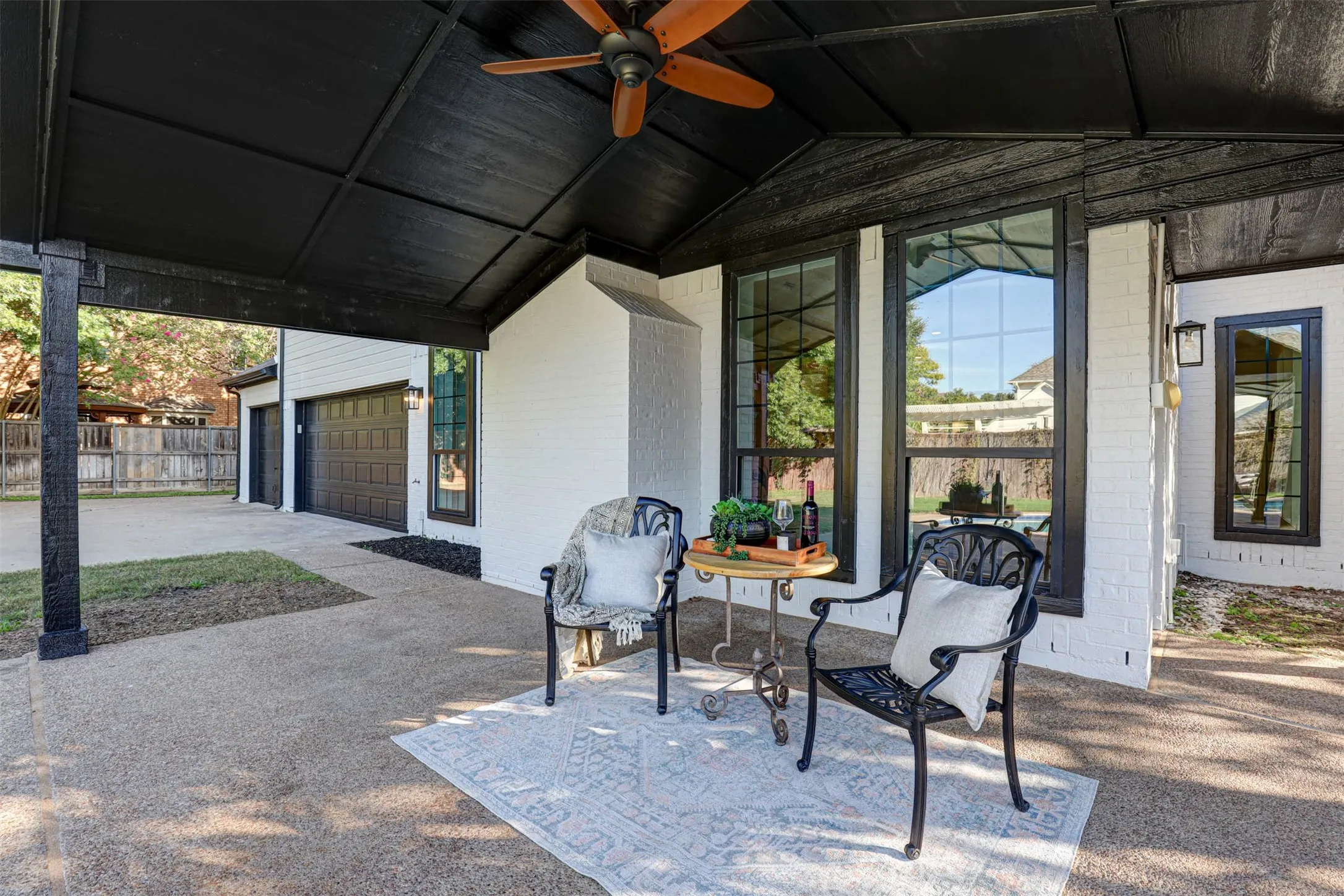 Single Family Residence For Sale in Tarrant County , 6808 Savannah Lane, Fort Worth, Texas 76132, 4 Bedroom, 3 Bathroom, 3 Garage spaces, 3,427 Sqft, built in 1993, mls#21414815, Real Estate Agent in Fort Worth, Homes For Sale in Tarrant county, Homes For Sale in Fort Worth, Realtor in Fort Worth Texas, Real Estate Brokerage Independent Realty Texas, Luminita Cordes Realtor