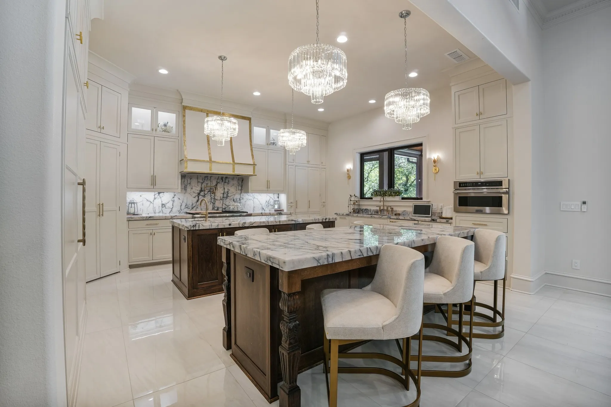 Single Family Residence For Sale in Smith County , 3030 Stonegate Boulevard, Tyler, Texas 75703, 6 Bedroom, 8 Bathroom, 4 Garage spaces, 6,740 Sqft, built in 2024, mls#21413496, Real Estate Agent in Tyler, Homes For Sale in Smith county, Homes For Sale in Tyler, Realtor in Tyler Texas, Real Estate Brokerage Independent Realty Texas, Luminita Cordes Realtor