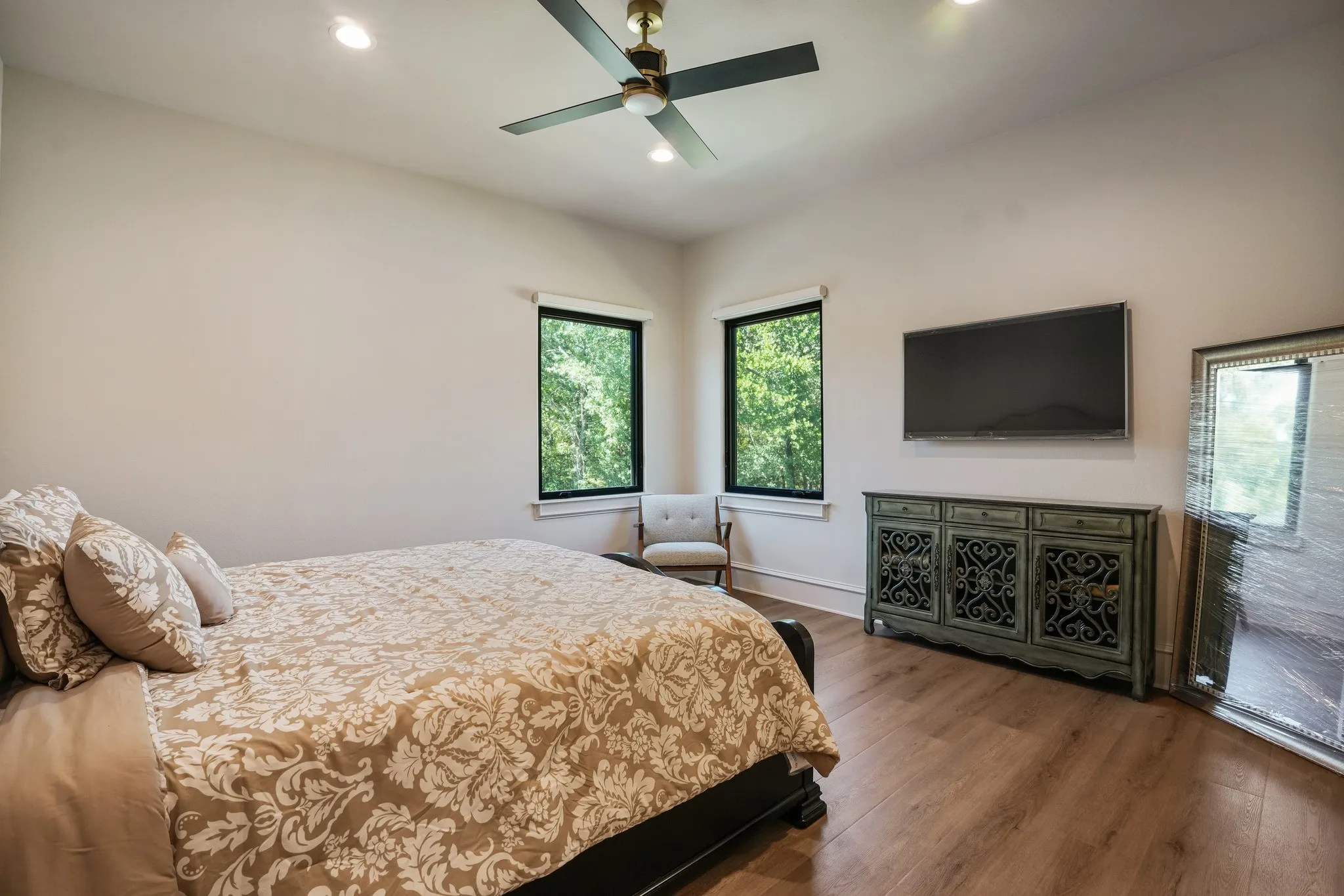 Single Family Residence For Sale in Smith County , 3030 Stonegate Boulevard, Tyler, Texas 75703, 6 Bedroom, 8 Bathroom, 4 Garage spaces, 6,740 Sqft, built in 2024, mls#21413496, Real Estate Agent in Tyler, Homes For Sale in Smith county, Homes For Sale in Tyler, Realtor in Tyler Texas, Real Estate Brokerage Independent Realty Texas, Luminita Cordes Realtor