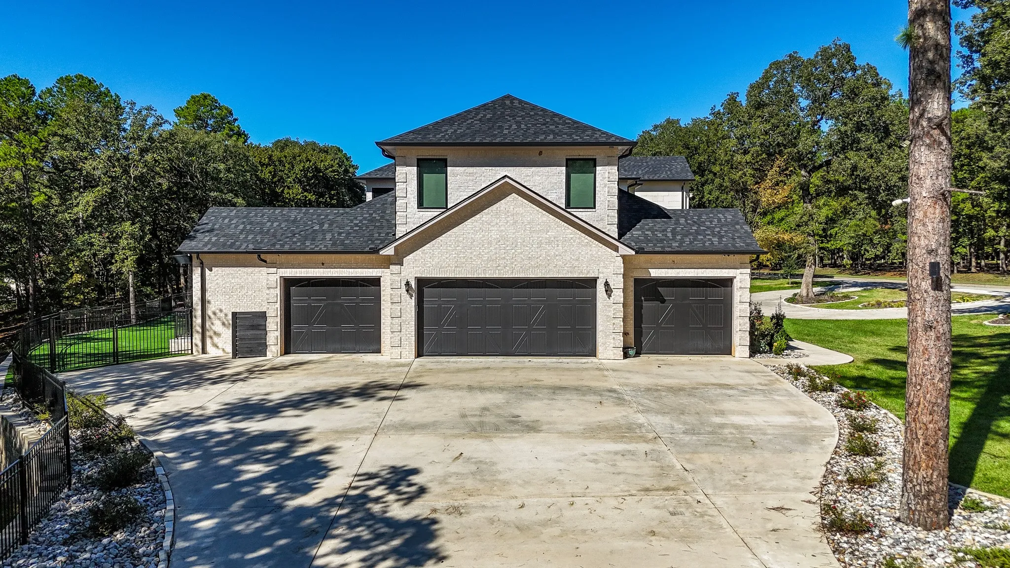 Single Family Residence For Sale in Smith County , 3030 Stonegate Boulevard, Tyler, Texas 75703, 6 Bedroom, 8 Bathroom, 4 Garage spaces, 6,740 Sqft, built in 2024, mls#21413496, Real Estate Agent in Tyler, Homes For Sale in Smith county, Homes For Sale in Tyler, Realtor in Tyler Texas, Real Estate Brokerage Independent Realty Texas, Luminita Cordes Realtor