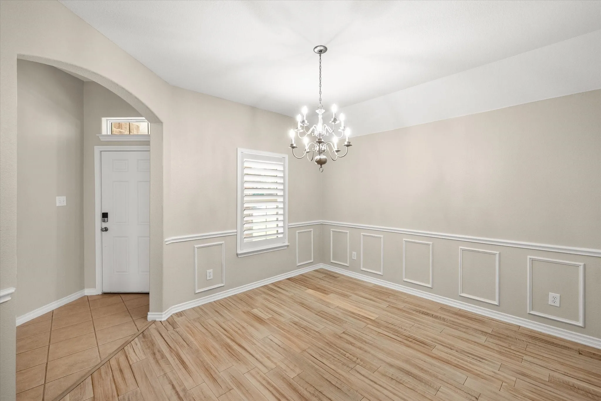Single Family Residence For Rent in Tarrant County , 7363 Estela, Grand Prairie, Texas 75054, 4 Bedroom, 2 Bathroom, 2 Garage spaces, 2,104 Sqft, built in 2006, mls#21415261, Real Estate Agent in Grand Prairie, Homes For Rent in Tarrant county, Homes For Rent in Grand Prairie, Realtor in Grand Prairie Texas, Real Estate Brokerage Independent Realty Texas, Luminita Cordes Realtor