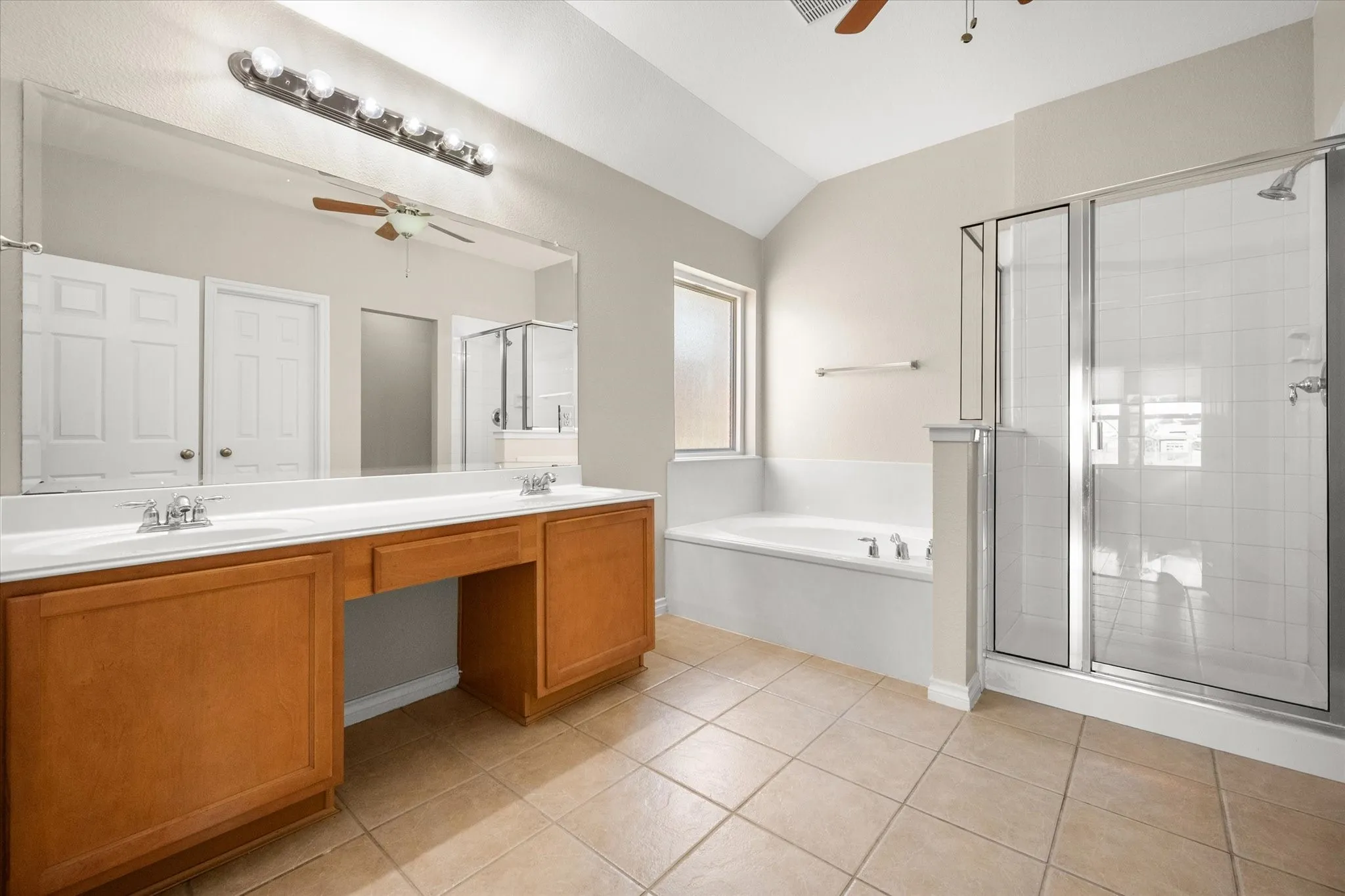 Single Family Residence For Rent in Tarrant County , 7363 Estela, Grand Prairie, Texas 75054, 4 Bedroom, 2 Bathroom, 2 Garage spaces, 2,104 Sqft, built in 2006, mls#21415261, Real Estate Agent in Grand Prairie, Homes For Rent in Tarrant county, Homes For Rent in Grand Prairie, Realtor in Grand Prairie Texas, Real Estate Brokerage Independent Realty Texas, Luminita Cordes Realtor