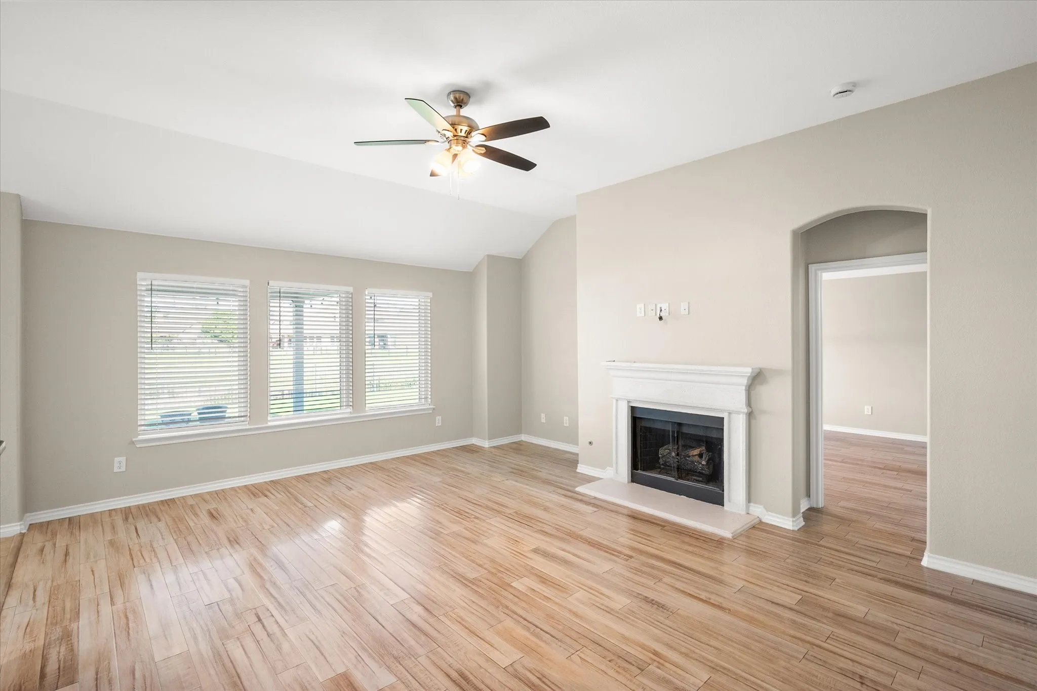 Single Family Residence For Rent in Tarrant County , 7363 Estela, Grand Prairie, Texas 75054, 4 Bedroom, 2 Bathroom, 2 Garage spaces, 2,104 Sqft, built in 2006, mls#21415261, Real Estate Agent in Grand Prairie, Homes For Rent in Tarrant county, Homes For Rent in Grand Prairie, Realtor in Grand Prairie Texas, Real Estate Brokerage Independent Realty Texas, Luminita Cordes Realtor