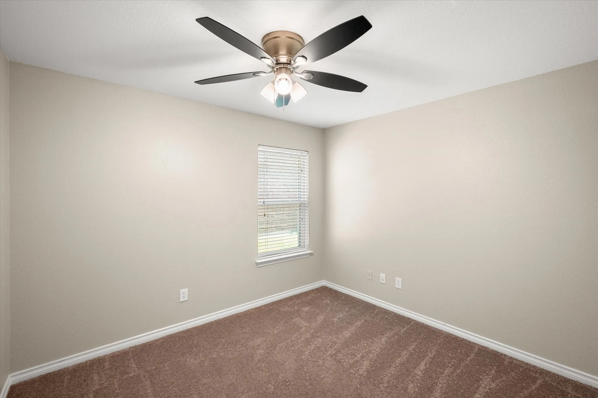 Single Family Residence For Rent in Tarrant County , 7363 Estela, Grand Prairie, Texas 75054, 4 Bedroom, 2 Bathroom, 2 Garage spaces, 2,104 Sqft, built in 2006, mls#21415261, Real Estate Agent in Grand Prairie, Homes For Rent in Tarrant county, Homes For Rent in Grand Prairie, Realtor in Grand Prairie Texas, Real Estate Brokerage Independent Realty Texas, Luminita Cordes Realtor