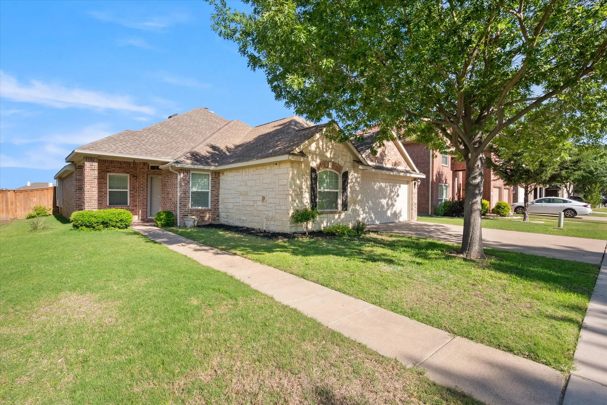 Single Family Residence For Rent in Tarrant County , 7363 Estela, Grand Prairie, Texas 75054, 4 Bedroom, 2 Bathroom, 2 Garage spaces, 2,104 Sqft, built in 2006, mls#21415261, Real Estate Agent in Grand Prairie, Homes For Rent in Tarrant county, Homes For Rent in Grand Prairie, Realtor in Grand Prairie Texas, Real Estate Brokerage Independent Realty Texas, Luminita Cordes Realtor