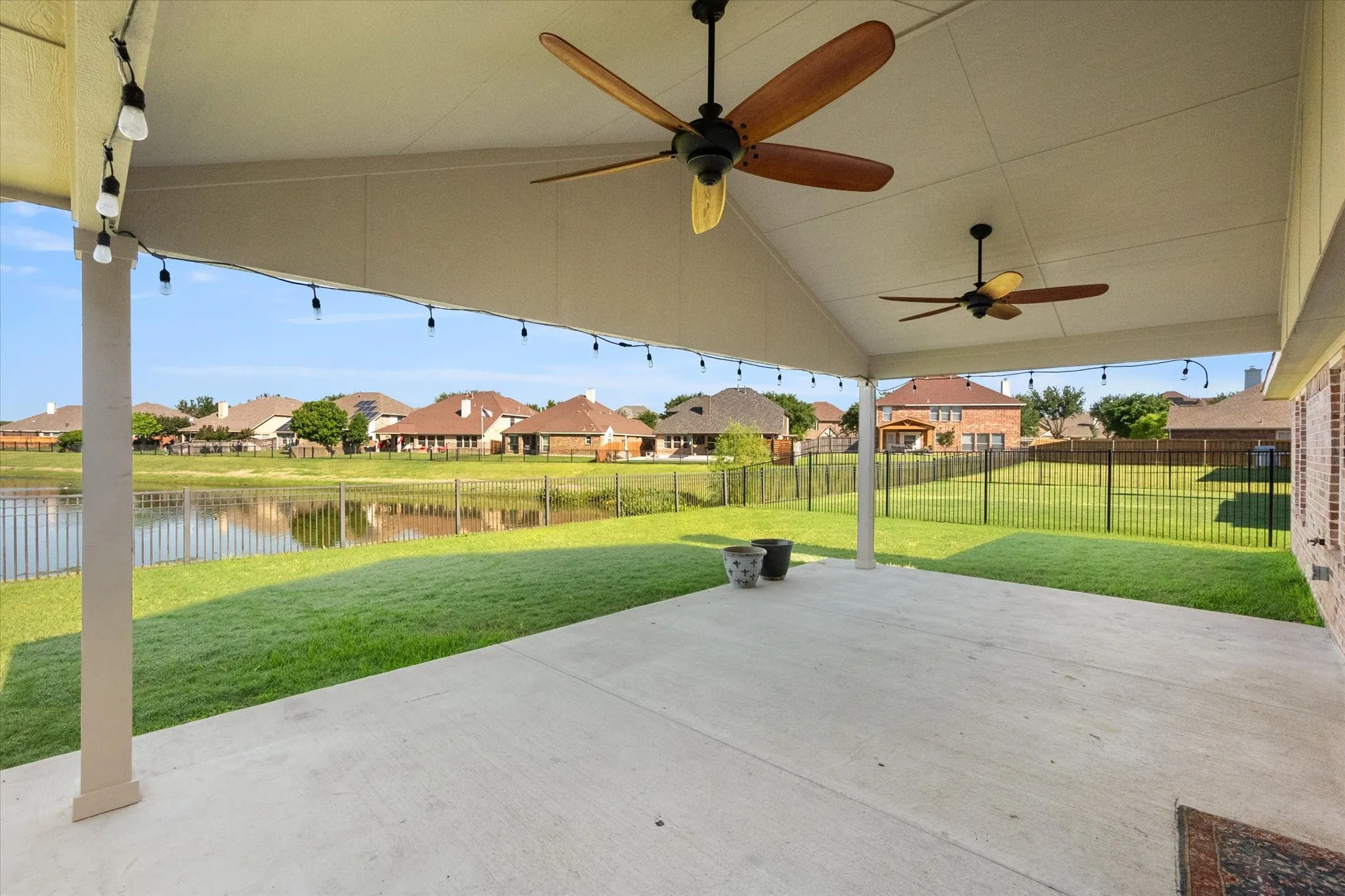 Single Family Residence For Rent in Tarrant County , 7363 Estela, Grand Prairie, Texas 75054, 4 Bedroom, 2 Bathroom, 2 Garage spaces, 2,104 Sqft, built in 2006, mls#21415261, Real Estate Agent in Grand Prairie, Homes For Rent in Tarrant county, Homes For Rent in Grand Prairie, Realtor in Grand Prairie Texas, Real Estate Brokerage Independent Realty Texas, Luminita Cordes Realtor