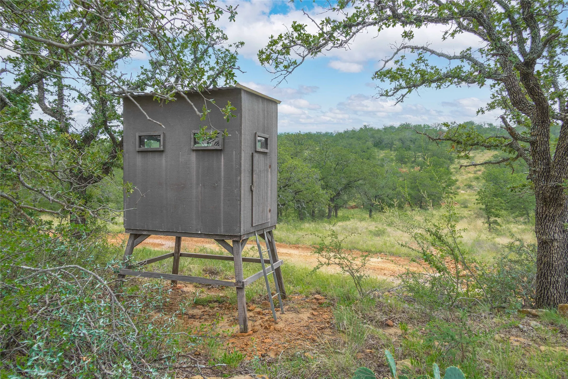 Farm For Sale in San Saba County , 11814 CR 266, Richland Springs, Texas 76871, 3 Bedroom, 2 Bathroom, Garage spaces, 1,344 Sqft, built in 1980, mls#21415143, Real Estate Agent in Richland Springs, Homes For Sale in San Saba county, Homes For Sale in Richland Springs, Realtor in Richland Springs Texas, Real Estate Brokerage Independent Realty Texas, Luminita Cordes Realtor