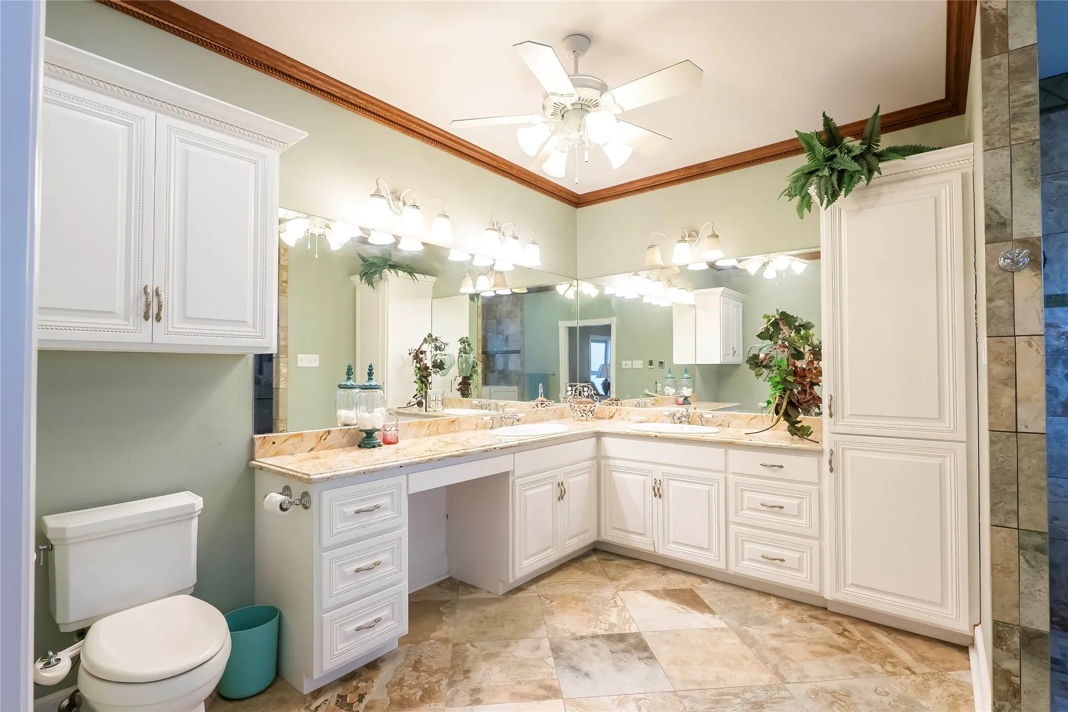 Single Family Residence For Sale in Montague County , 206 Poplar Street, Nocona, Texas 76255, 3 Bedroom, 2 Bathroom, 2 Garage spaces, 2,721 Sqft, built in 1961, mls#21415545, Real Estate Agent in Nocona, Homes For Sale in Montague county, Homes For Sale in Nocona, Realtor in Nocona Texas, Real Estate Brokerage Independent Realty Texas, Luminita Cordes Realtor