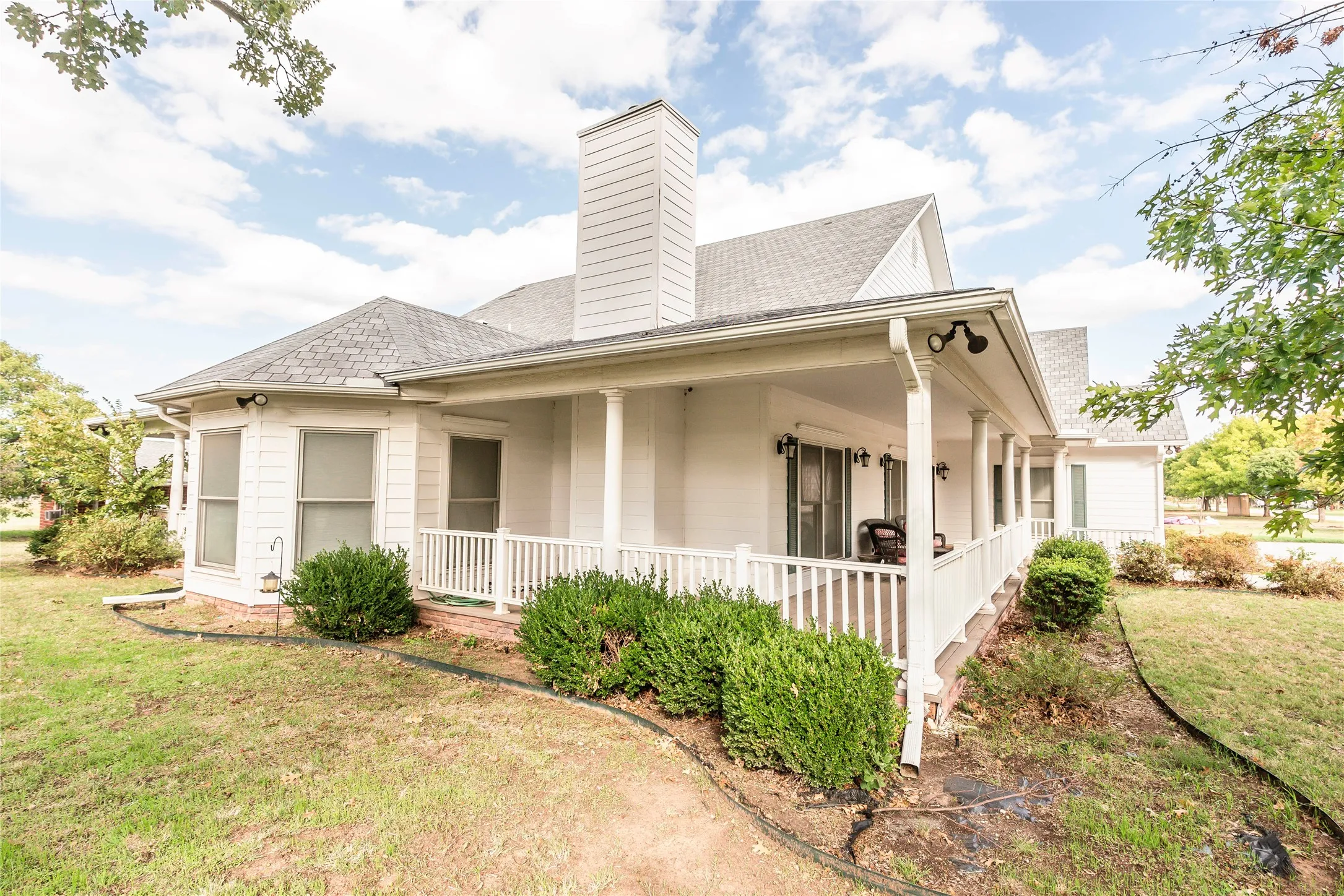 Single Family Residence For Sale in Montague County , 206 Poplar Street, Nocona, Texas 76255, 3 Bedroom, 2 Bathroom, 2 Garage spaces, 2,721 Sqft, built in 1961, mls#21415545, Real Estate Agent in Nocona, Homes For Sale in Montague county, Homes For Sale in Nocona, Realtor in Nocona Texas, Real Estate Brokerage Independent Realty Texas, Luminita Cordes Realtor
