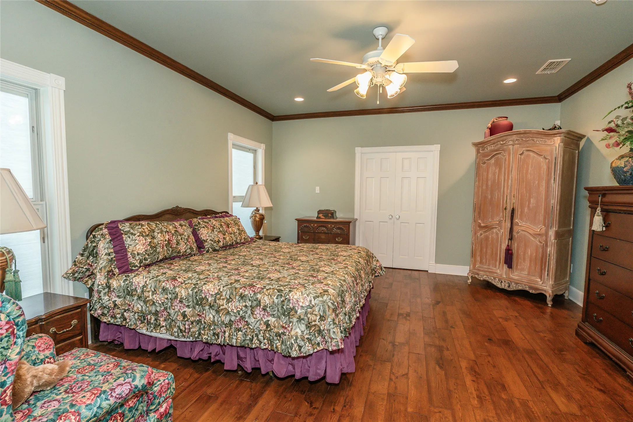 Single Family Residence For Sale in Montague County , 206 Poplar Street, Nocona, Texas 76255, 3 Bedroom, 2 Bathroom, 2 Garage spaces, 2,721 Sqft, built in 1961, mls#21415545, Real Estate Agent in Nocona, Homes For Sale in Montague county, Homes For Sale in Nocona, Realtor in Nocona Texas, Real Estate Brokerage Independent Realty Texas, Luminita Cordes Realtor