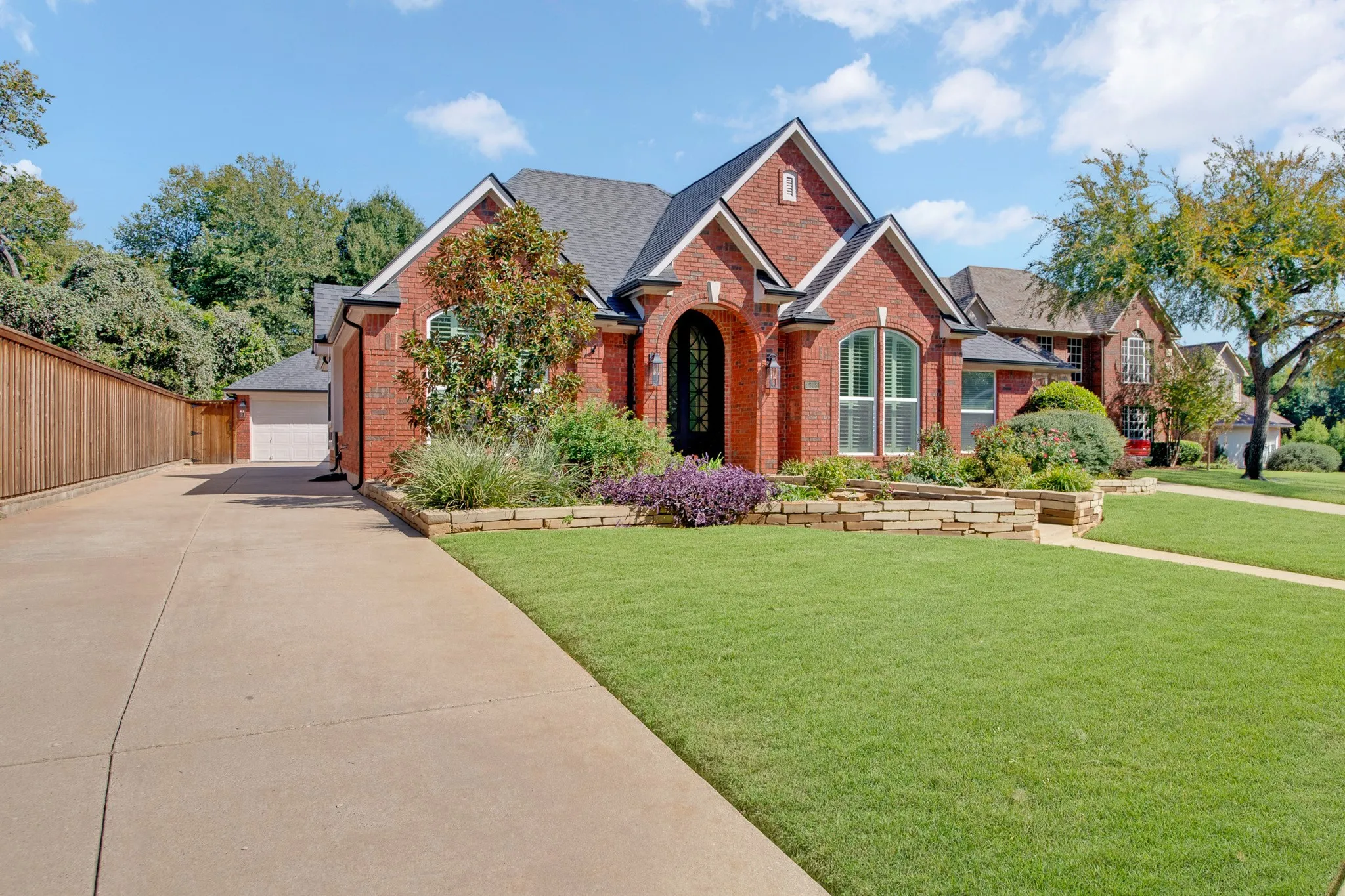 Single Family Residence For Sale in Denton County , 2908 Brush Creek Lane, Flower Mound, Texas 75028, 3 Bedroom, 2 Bathroom, 2 Garage spaces, 2,266 Sqft, built in 1991, mls#21402994, Real Estate Agent in Flower Mound, Homes For Sale in Denton county, Homes For Sale in Flower Mound, Realtor in Flower Mound Texas, Real Estate Brokerage Independent Realty Texas, Luminita Cordes Realtor