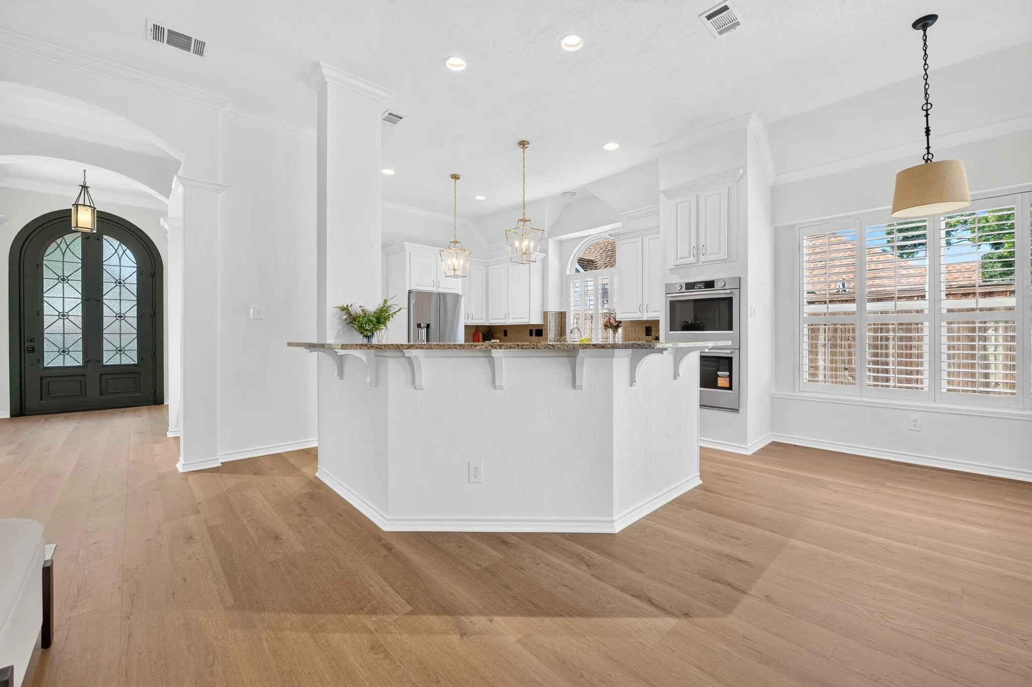 Single Family Residence For Sale in Denton County , 2908 Brush Creek Lane, Flower Mound, Texas 75028, 3 Bedroom, 2 Bathroom, 2 Garage spaces, 2,266 Sqft, built in 1991, mls#21402994, Real Estate Agent in Flower Mound, Homes For Sale in Denton county, Homes For Sale in Flower Mound, Realtor in Flower Mound Texas, Real Estate Brokerage Independent Realty Texas, Luminita Cordes Realtor