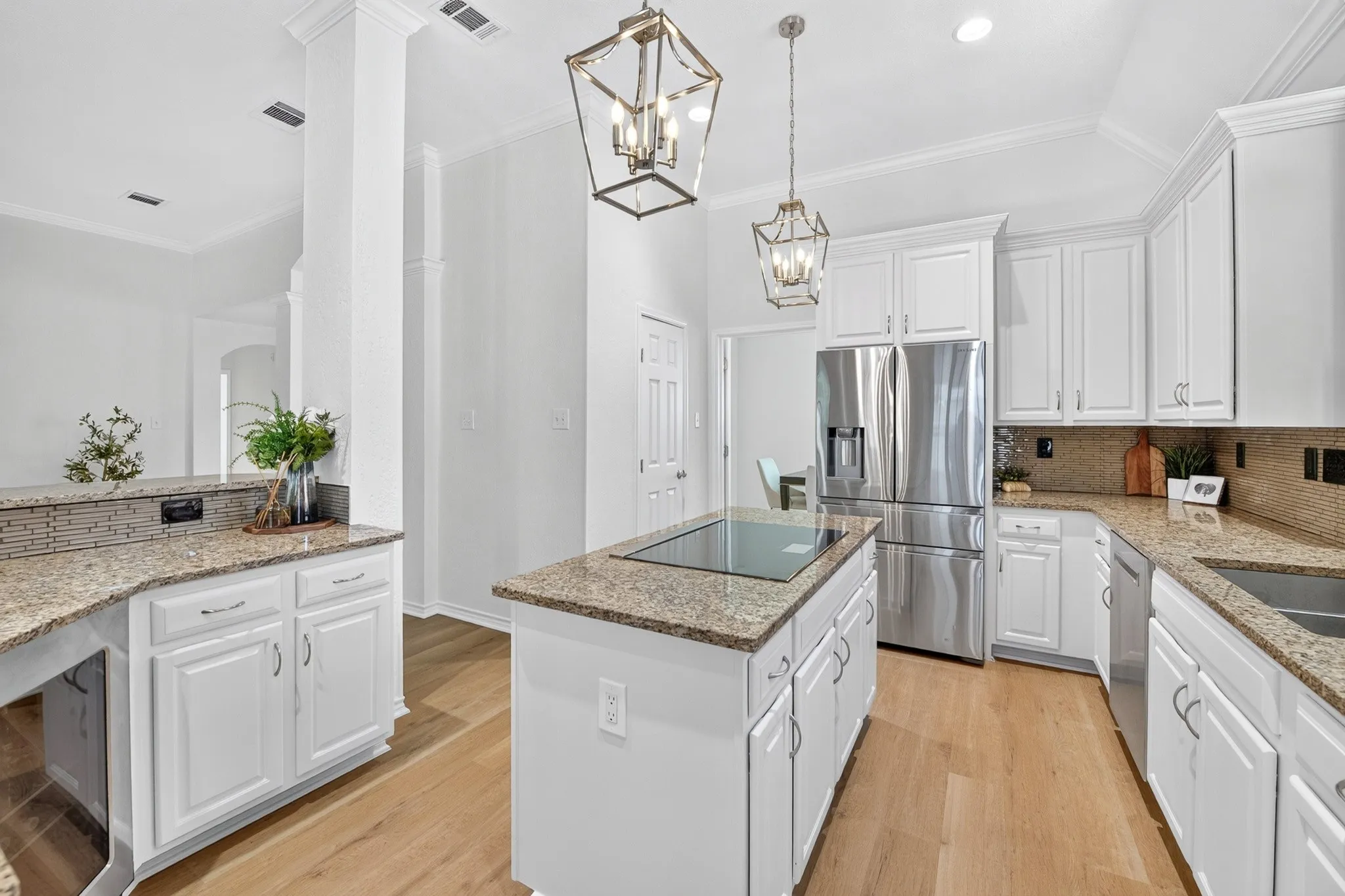 Single Family Residence For Sale in Denton County , 2908 Brush Creek Lane, Flower Mound, Texas 75028, 3 Bedroom, 2 Bathroom, 2 Garage spaces, 2,266 Sqft, built in 1991, mls#21402994, Real Estate Agent in Flower Mound, Homes For Sale in Denton county, Homes For Sale in Flower Mound, Realtor in Flower Mound Texas, Real Estate Brokerage Independent Realty Texas, Luminita Cordes Realtor