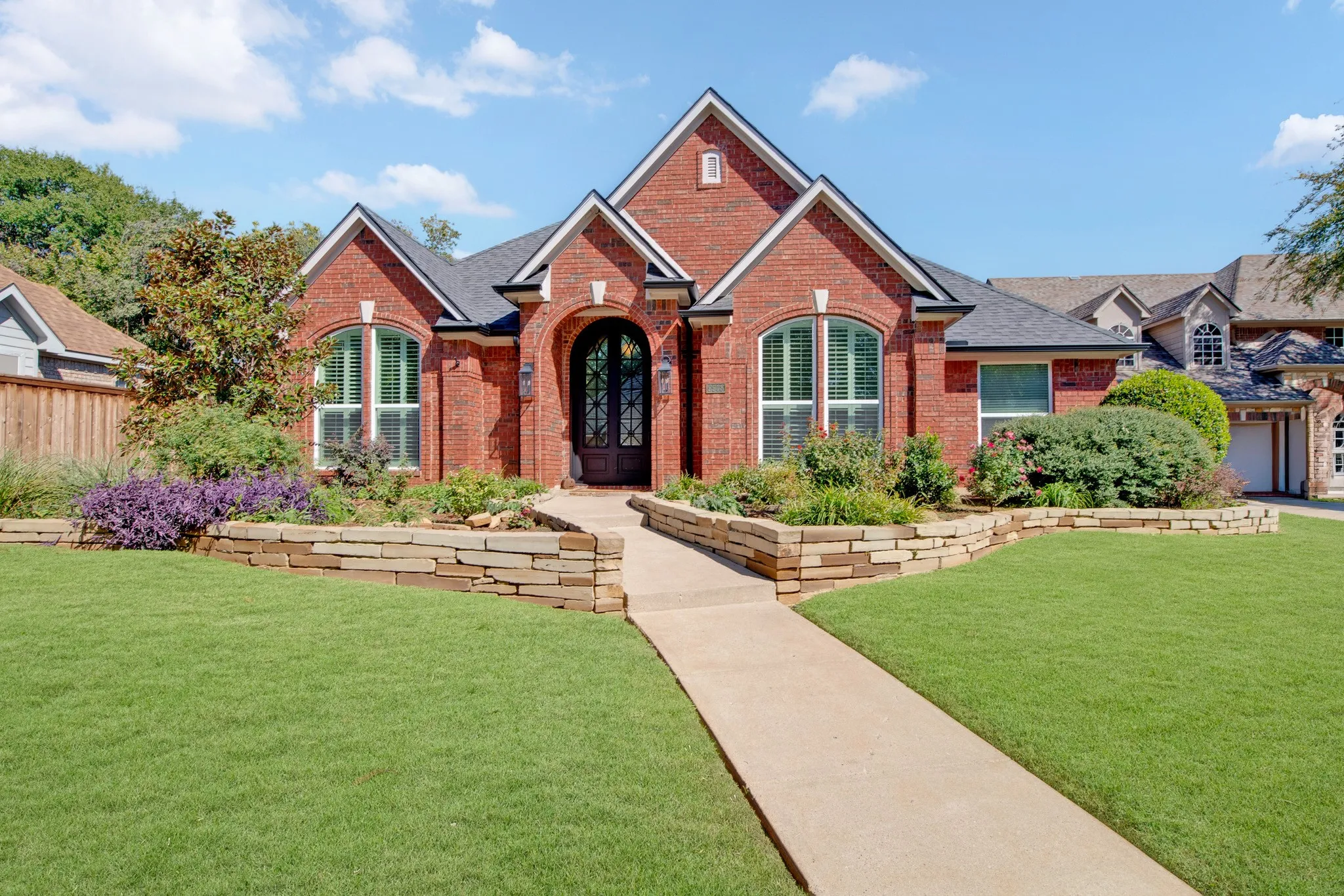 Single Family Residence For Sale in Denton County , 2908 Brush Creek Lane, Flower Mound, Texas 75028, 3 Bedroom, 2 Bathroom, 2 Garage spaces, 2,266 Sqft, built in 1991, mls#21402994, Real Estate Agent in Flower Mound, Homes For Sale in Denton county, Homes For Sale in Flower Mound, Realtor in Flower Mound Texas, Real Estate Brokerage Independent Realty Texas, Luminita Cordes Realtor