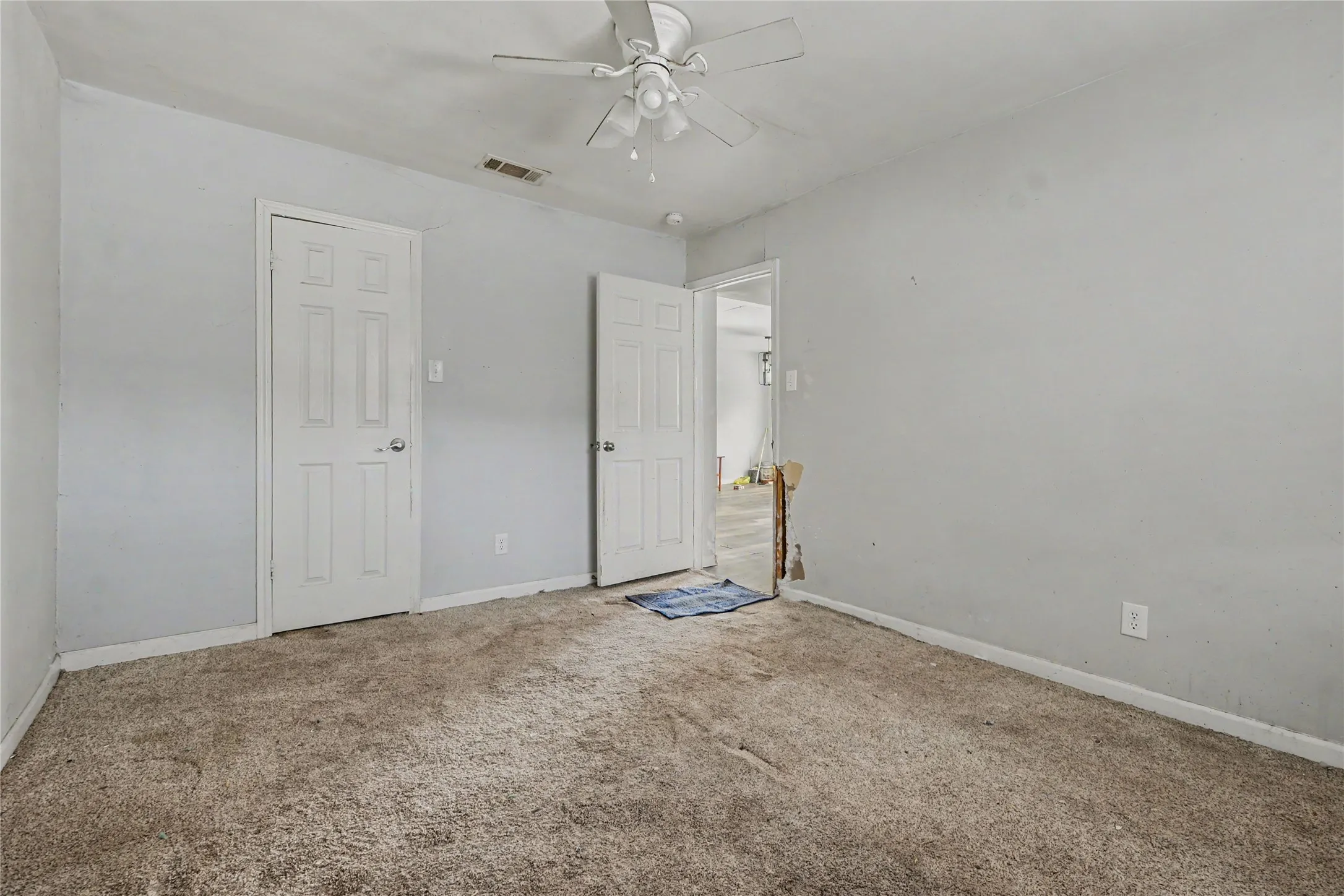 Single Family Residence For Sale in Rockwall County , 8713 Willowbrook Drive, Rowlett, Texas 75088, 3 Bedroom, 2 Bathroom, 2 Garage spaces, 1,633 Sqft, built in 1983, mls#21415693, Real Estate Agent in Rowlett, Homes For Sale in Rockwall county, Homes For Sale in Rowlett, Realtor in Rowlett Texas, Real Estate Brokerage Independent Realty Texas, Luminita Cordes Realtor