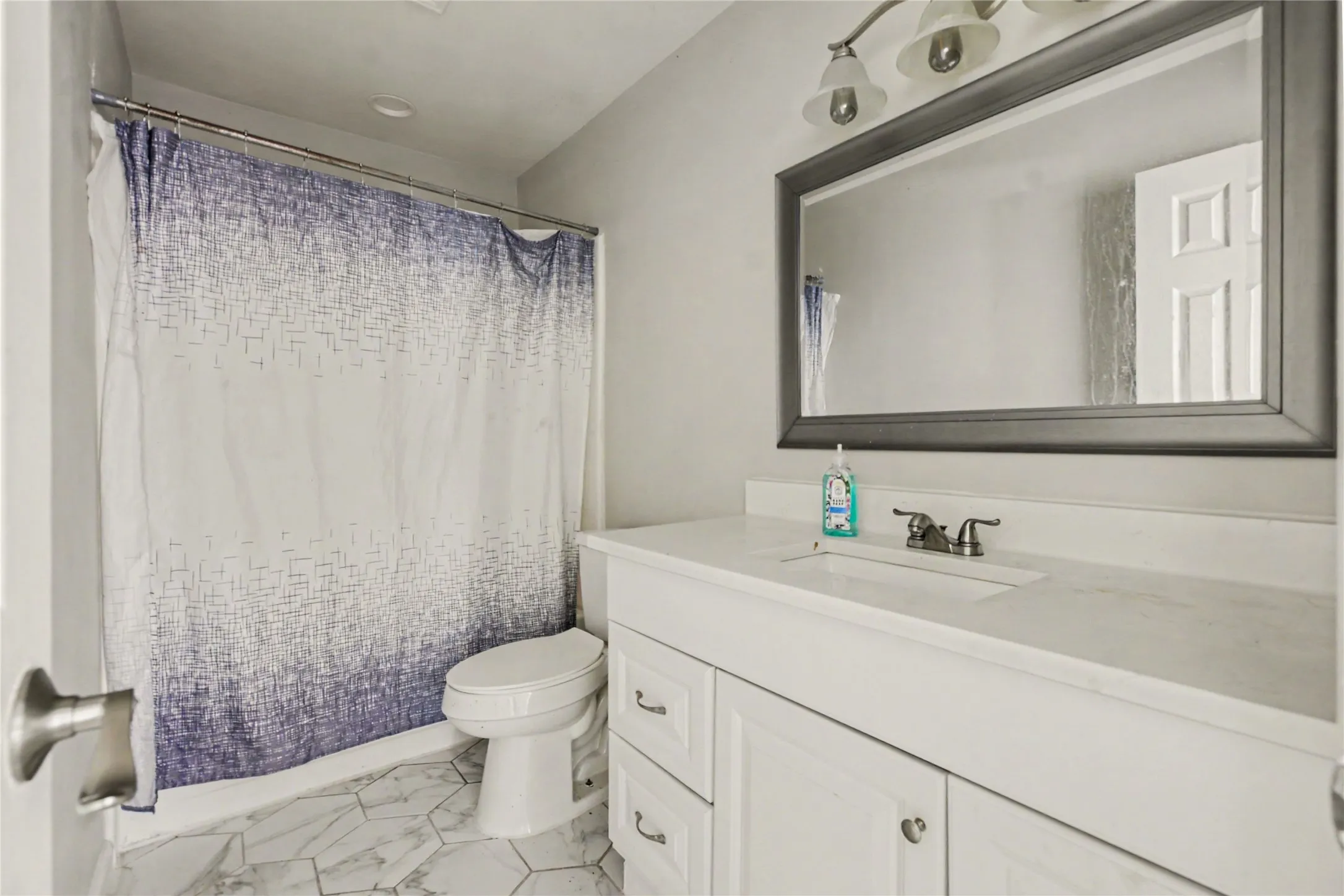 Single Family Residence For Sale in Rockwall County , 8713 Willowbrook Drive, Rowlett, Texas 75088, 3 Bedroom, 2 Bathroom, 2 Garage spaces, 1,633 Sqft, built in 1983, mls#21415693, Real Estate Agent in Rowlett, Homes For Sale in Rockwall county, Homes For Sale in Rowlett, Realtor in Rowlett Texas, Real Estate Brokerage Independent Realty Texas, Luminita Cordes Realtor