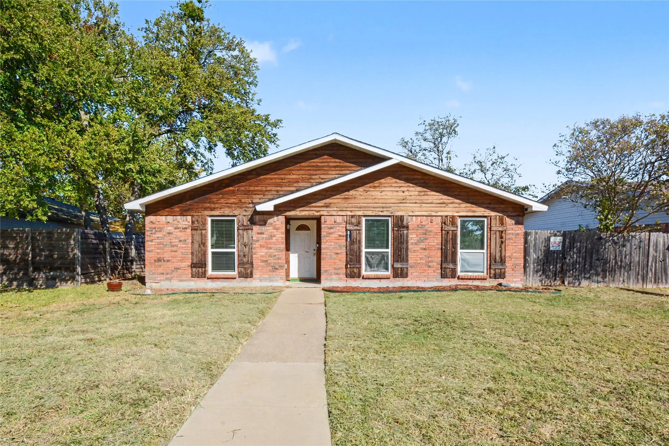 Single Family Residence For Sale