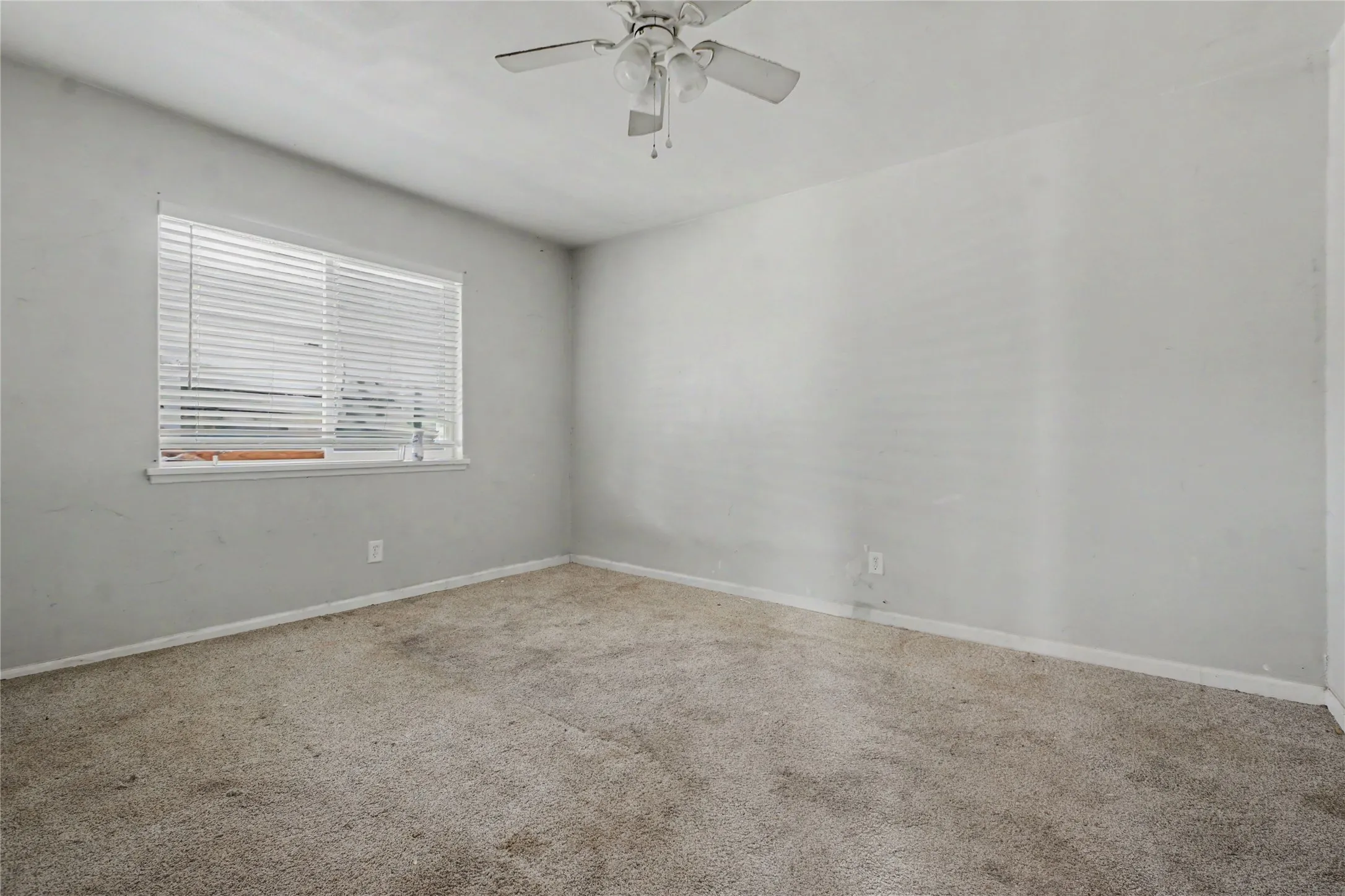 Single Family Residence For Sale in Rockwall County , 8713 Willowbrook Drive, Rowlett, Texas 75088, 3 Bedroom, 2 Bathroom, 2 Garage spaces, 1,633 Sqft, built in 1983, mls#21415693, Real Estate Agent in Rowlett, Homes For Sale in Rockwall county, Homes For Sale in Rowlett, Realtor in Rowlett Texas, Real Estate Brokerage Independent Realty Texas, Luminita Cordes Realtor