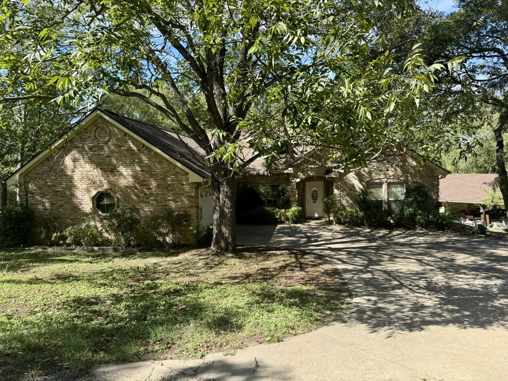 Single Family Residence For Sale in Navarro County , 3700 NE County Road 0095, Corsicana, Texas 75109, 3 Bedroom, 3 Bathroom, 4 Garage spaces, 1,858 Sqft, built in 2002, mls#21415513, Real Estate Agent in Corsicana, Homes For Sale in Navarro county, Homes For Sale in Corsicana, Realtor in Corsicana Texas, Real Estate Brokerage Independent Realty Texas, Luminita Cordes Realtor