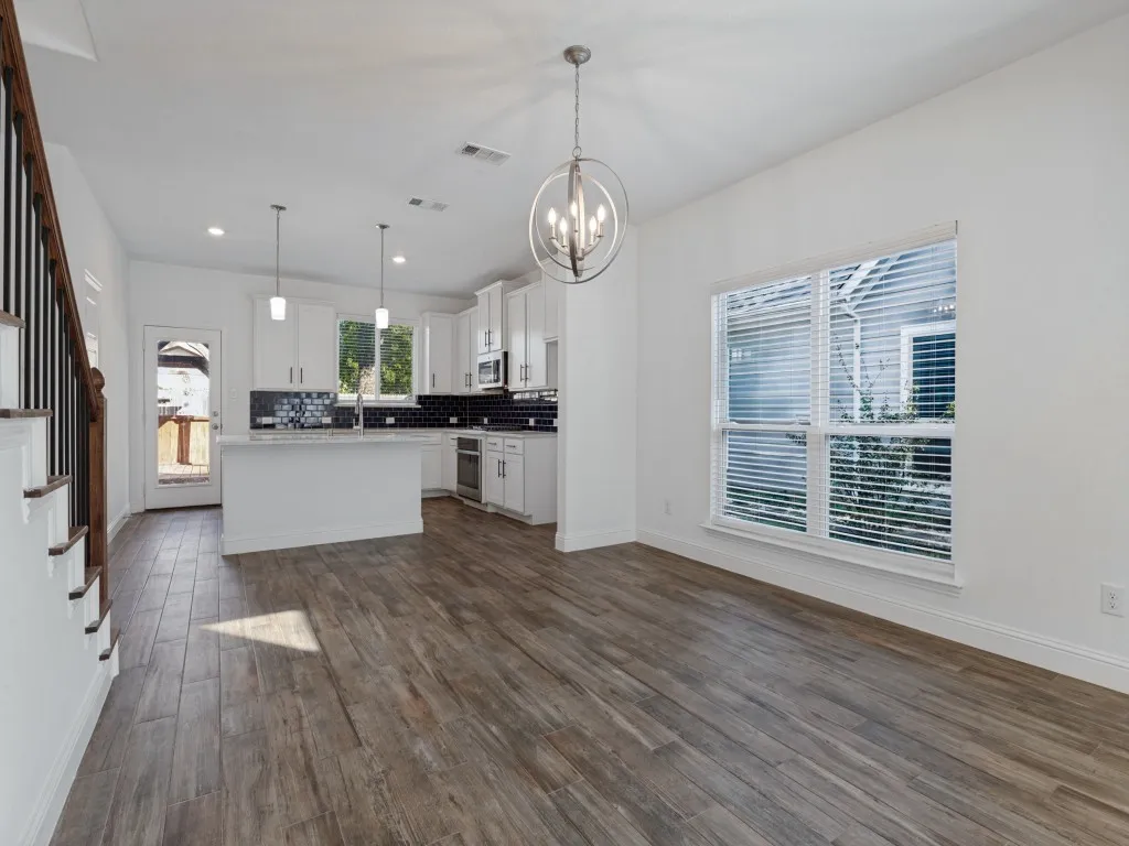 Single Family Residence For Sale in Dallas County , 336 Clark Street, Irving, Texas 75060, 4 Bedroom, 3 Bathroom, 2 Garage spaces, 2,392 Sqft, built in 2020, mls#21413352, Real Estate Agent in Irving, Homes For Sale in Dallas county, Homes For Sale in Irving, Realtor in Irving Texas, Real Estate Brokerage Independent Realty Texas, Luminita Cordes Realtor
