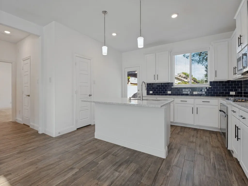 Single Family Residence For Sale in Dallas County , 336 Clark Street, Irving, Texas 75060, 4 Bedroom, 3 Bathroom, 2 Garage spaces, 2,392 Sqft, built in 2020, mls#21413352, Real Estate Agent in Irving, Homes For Sale in Dallas county, Homes For Sale in Irving, Realtor in Irving Texas, Real Estate Brokerage Independent Realty Texas, Luminita Cordes Realtor