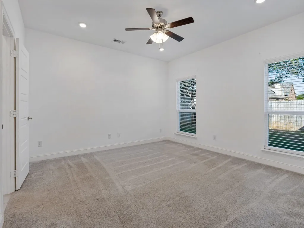 Single Family Residence For Sale in Dallas County , 336 Clark Street, Irving, Texas 75060, 4 Bedroom, 3 Bathroom, 2 Garage spaces, 2,392 Sqft, built in 2020, mls#21413352, Real Estate Agent in Irving, Homes For Sale in Dallas county, Homes For Sale in Irving, Realtor in Irving Texas, Real Estate Brokerage Independent Realty Texas, Luminita Cordes Realtor