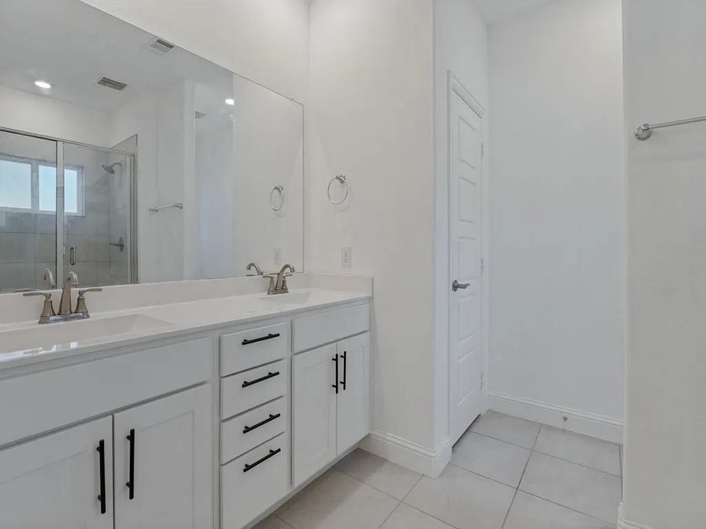 Single Family Residence For Sale in Dallas County , 336 Clark Street, Irving, Texas 75060, 4 Bedroom, 3 Bathroom, 2 Garage spaces, 2,392 Sqft, built in 2020, mls#21413352, Real Estate Agent in Irving, Homes For Sale in Dallas county, Homes For Sale in Irving, Realtor in Irving Texas, Real Estate Brokerage Independent Realty Texas, Luminita Cordes Realtor