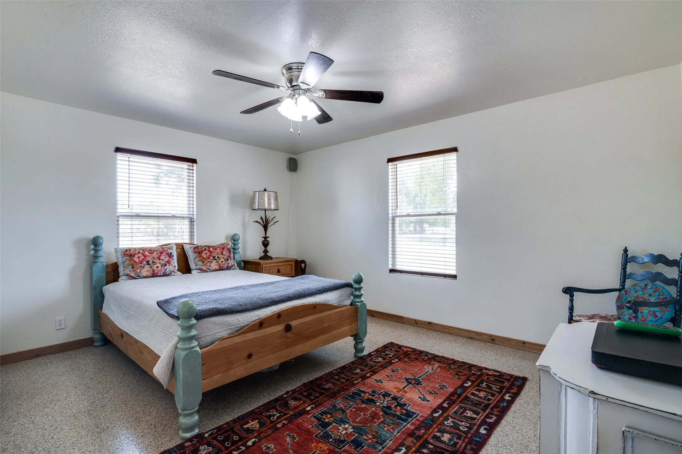 Single Family Residence For Sale in Van Zandt County , 200 Vz County Road 2403, Canton, Texas 75103, 4 Bedroom, 3 Bathroom, 2 Garage spaces, 2,376 Sqft, built in 1961, mls#21415354, Real Estate Agent in Canton, Homes For Sale in Van Zandt county, Homes For Sale in Canton, Realtor in Canton Texas, Real Estate Brokerage Independent Realty Texas, Luminita Cordes Realtor