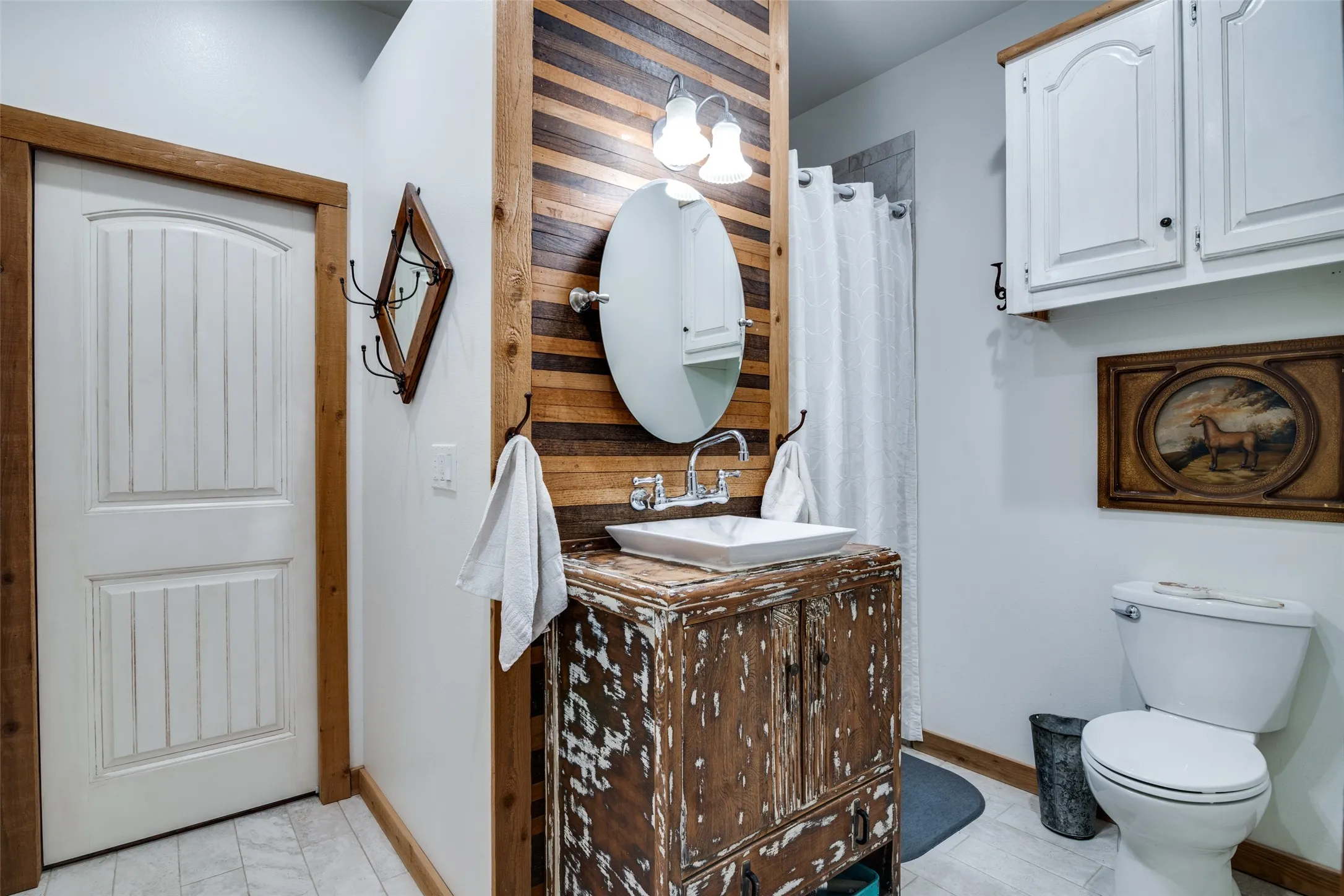 Single Family Residence For Sale in Van Zandt County , 200 Vz County Road 2403, Canton, Texas 75103, 4 Bedroom, 3 Bathroom, 2 Garage spaces, 2,376 Sqft, built in 1961, mls#21415354, Real Estate Agent in Canton, Homes For Sale in Van Zandt county, Homes For Sale in Canton, Realtor in Canton Texas, Real Estate Brokerage Independent Realty Texas, Luminita Cordes Realtor