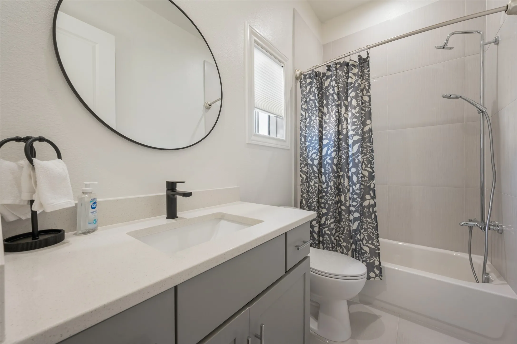 Townhouse For Sale in Dallas County , 707 WILL RICE Avenue, Irving, Texas 75039, 3 Bedroom, 4 Bathroom, 2 Garage spaces, 2,485 Sqft, built in 2018, mls#21415090, Real Estate Agent in Irving, Homes For Sale in Dallas county, Homes For Sale in Irving, Realtor in Irving Texas, Real Estate Brokerage Independent Realty Texas, Luminita Cordes Realtor