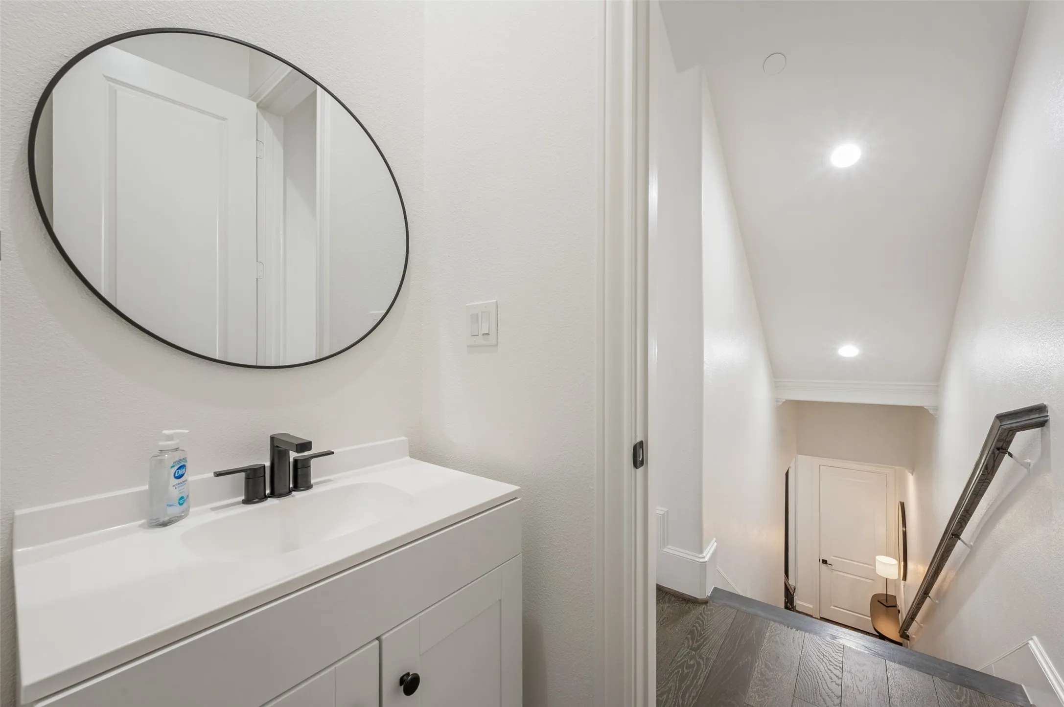 Townhouse For Sale in Dallas County , 707 WILL RICE Avenue, Irving, Texas 75039, 3 Bedroom, 4 Bathroom, 2 Garage spaces, 2,485 Sqft, built in 2018, mls#21415090, Real Estate Agent in Irving, Homes For Sale in Dallas county, Homes For Sale in Irving, Realtor in Irving Texas, Real Estate Brokerage Independent Realty Texas, Luminita Cordes Realtor