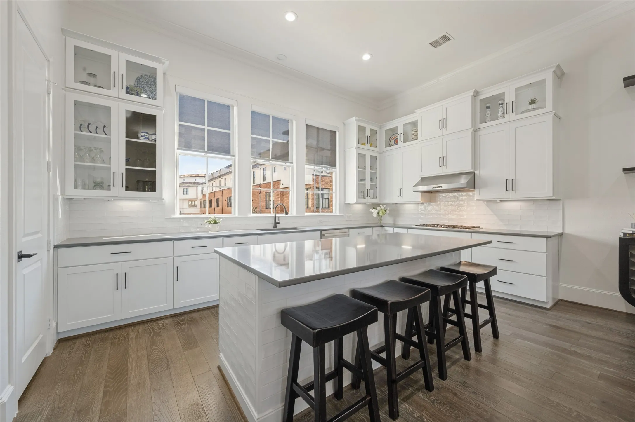 Townhouse For Sale in Dallas County , 707 WILL RICE Avenue, Irving, Texas 75039, 3 Bedroom, 4 Bathroom, 2 Garage spaces, 2,485 Sqft, built in 2018, mls#21415090, Real Estate Agent in Irving, Homes For Sale in Dallas county, Homes For Sale in Irving, Realtor in Irving Texas, Real Estate Brokerage Independent Realty Texas, Luminita Cordes Realtor