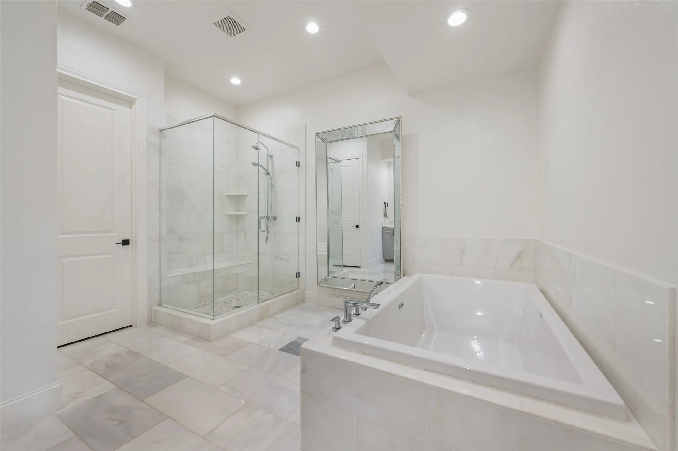 Townhouse For Sale in Dallas County , 707 WILL RICE Avenue, Irving, Texas 75039, 3 Bedroom, 4 Bathroom, 2 Garage spaces, 2,485 Sqft, built in 2018, mls#21415090, Real Estate Agent in Irving, Homes For Sale in Dallas county, Homes For Sale in Irving, Realtor in Irving Texas, Real Estate Brokerage Independent Realty Texas, Luminita Cordes Realtor